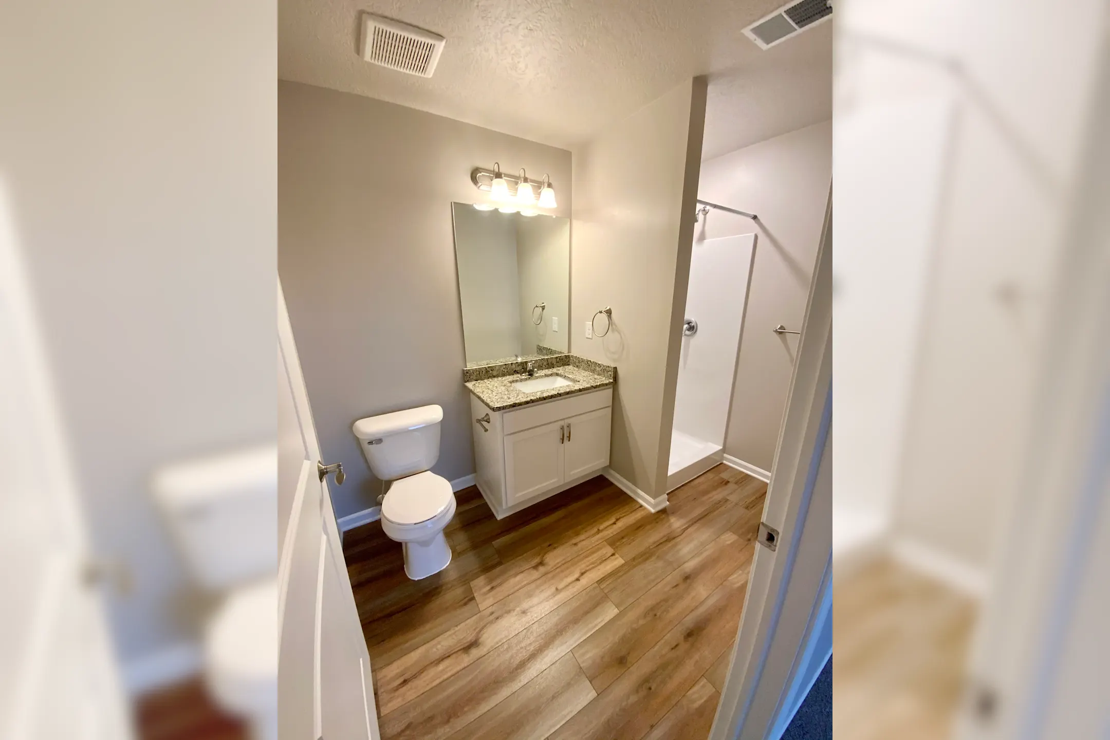 Chestnut Crossing Apartments Howell, MI 48843