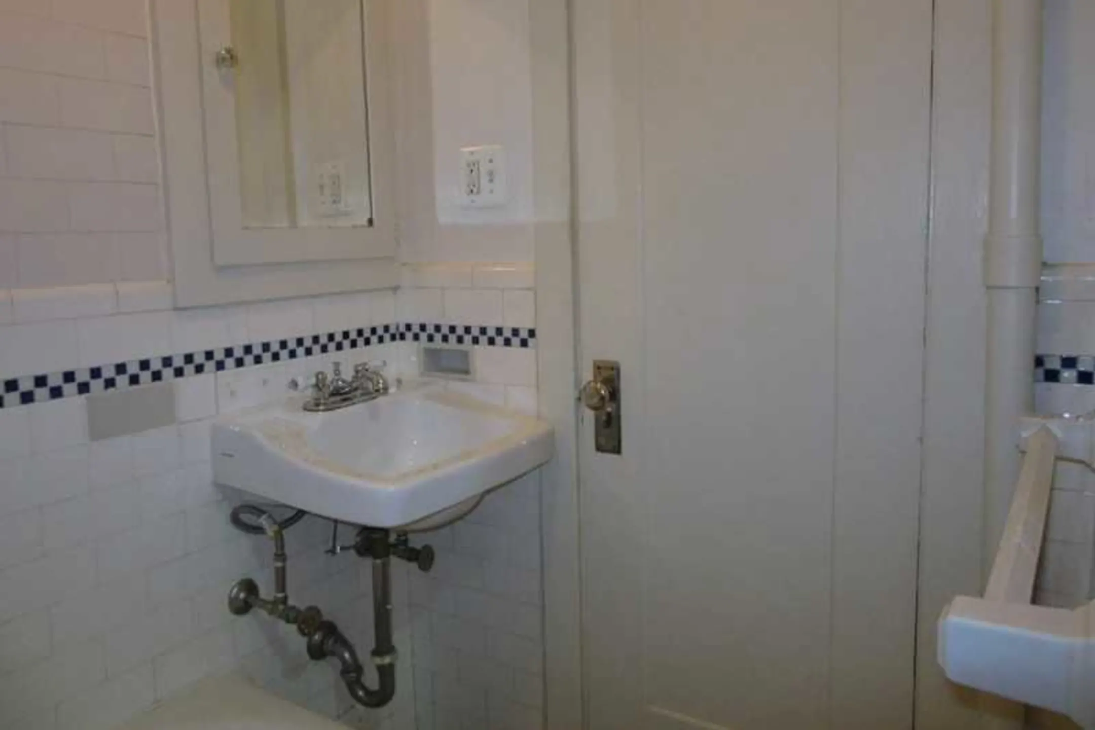 Bathroom - Round Hill Pacific Apartments - Denver, CO