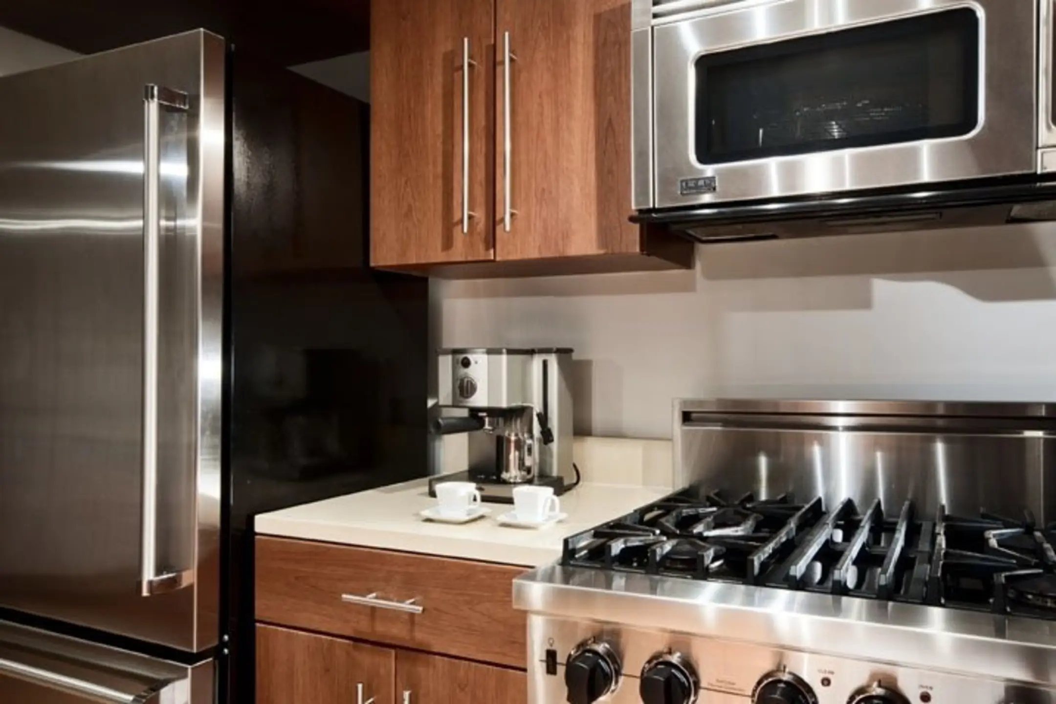 Kitchen - The Sheffield Englewood - Englewood, NJ