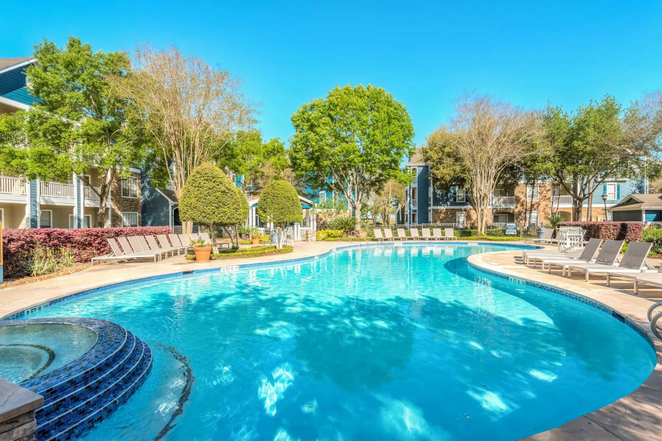 The Grayson at Baybrook Apartments - 19100 Glenwest Dr | Friendswood ...