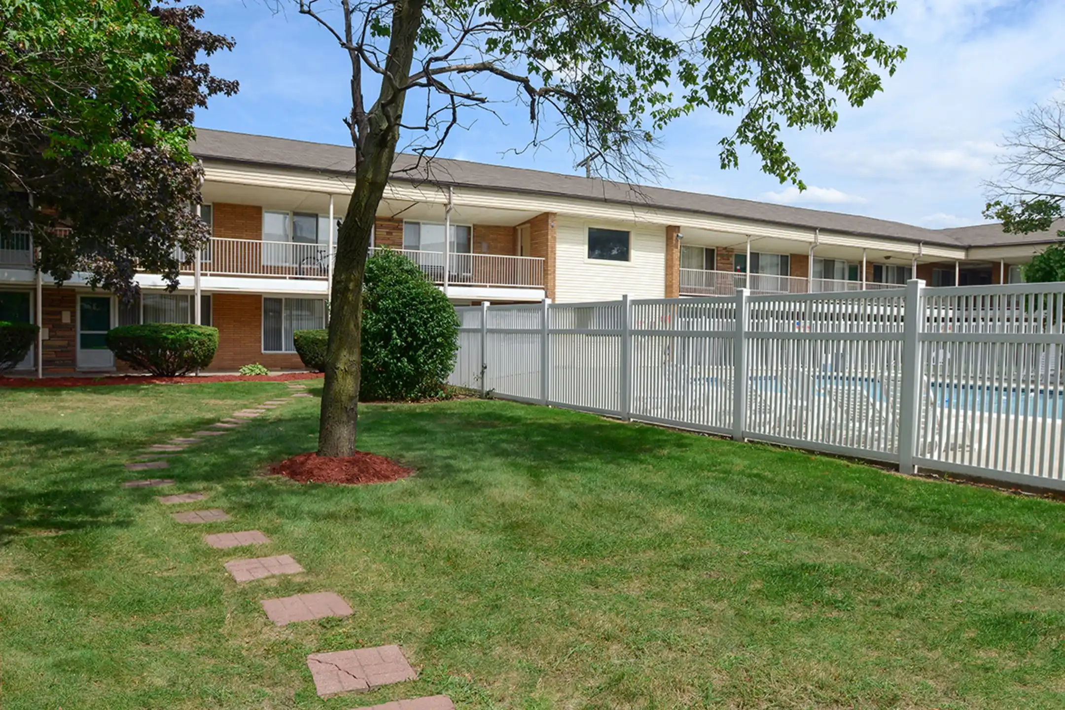 The Manor House Apartments Warren, MI 48093