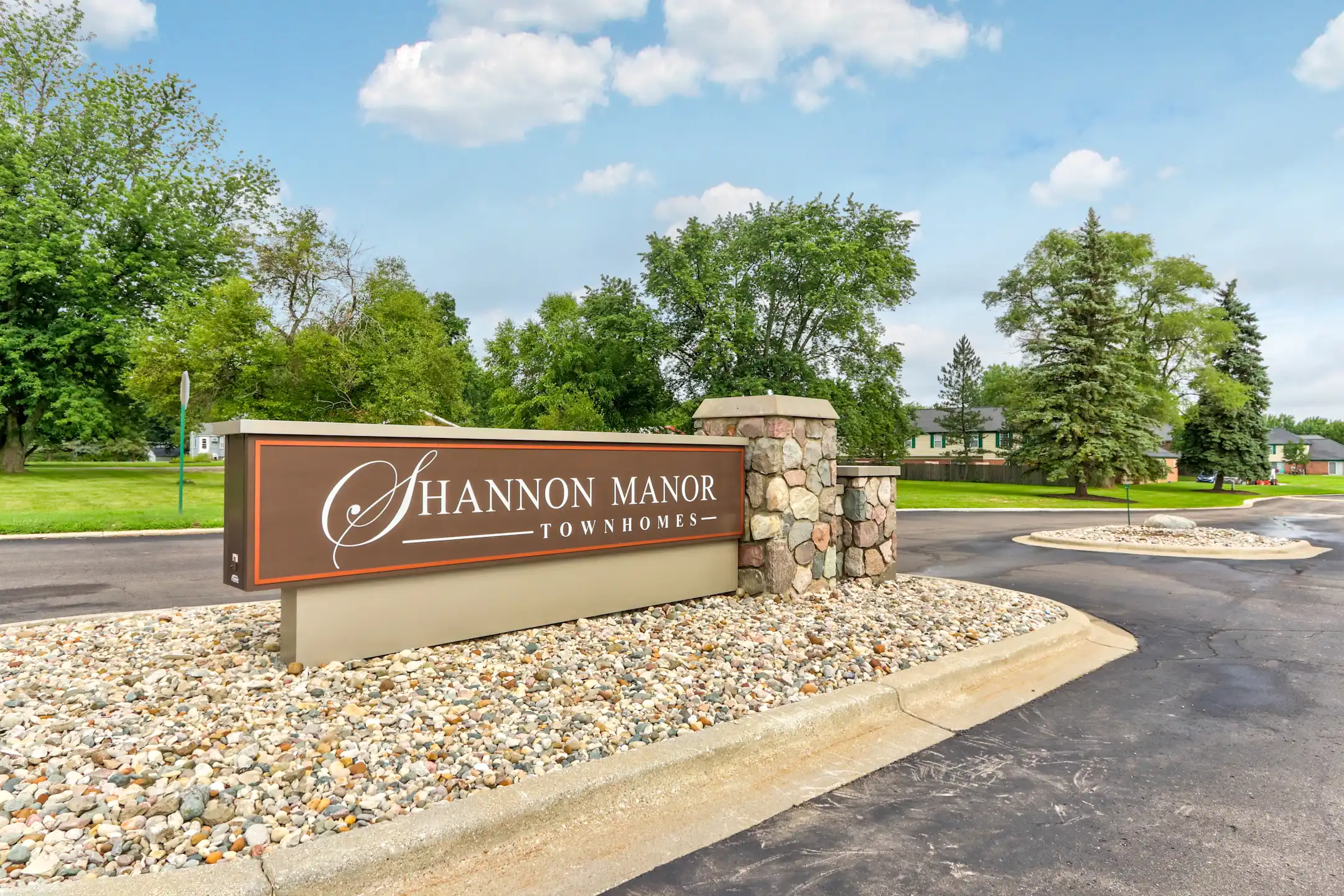 Shannon Manor Townhomes Apartments Davison, MI 48423