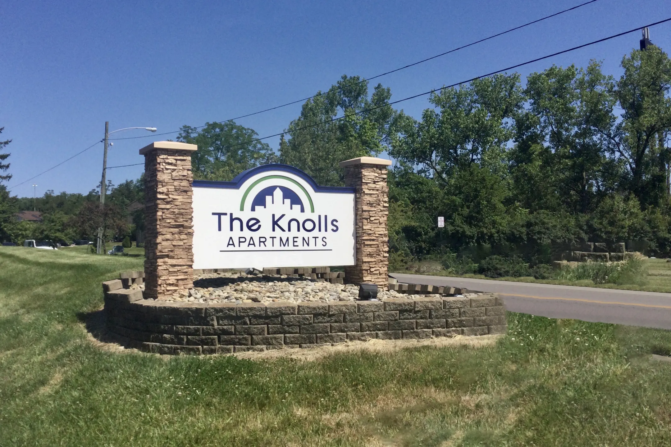 Community Signage - Knolls Apartments - Cincinnati, OH