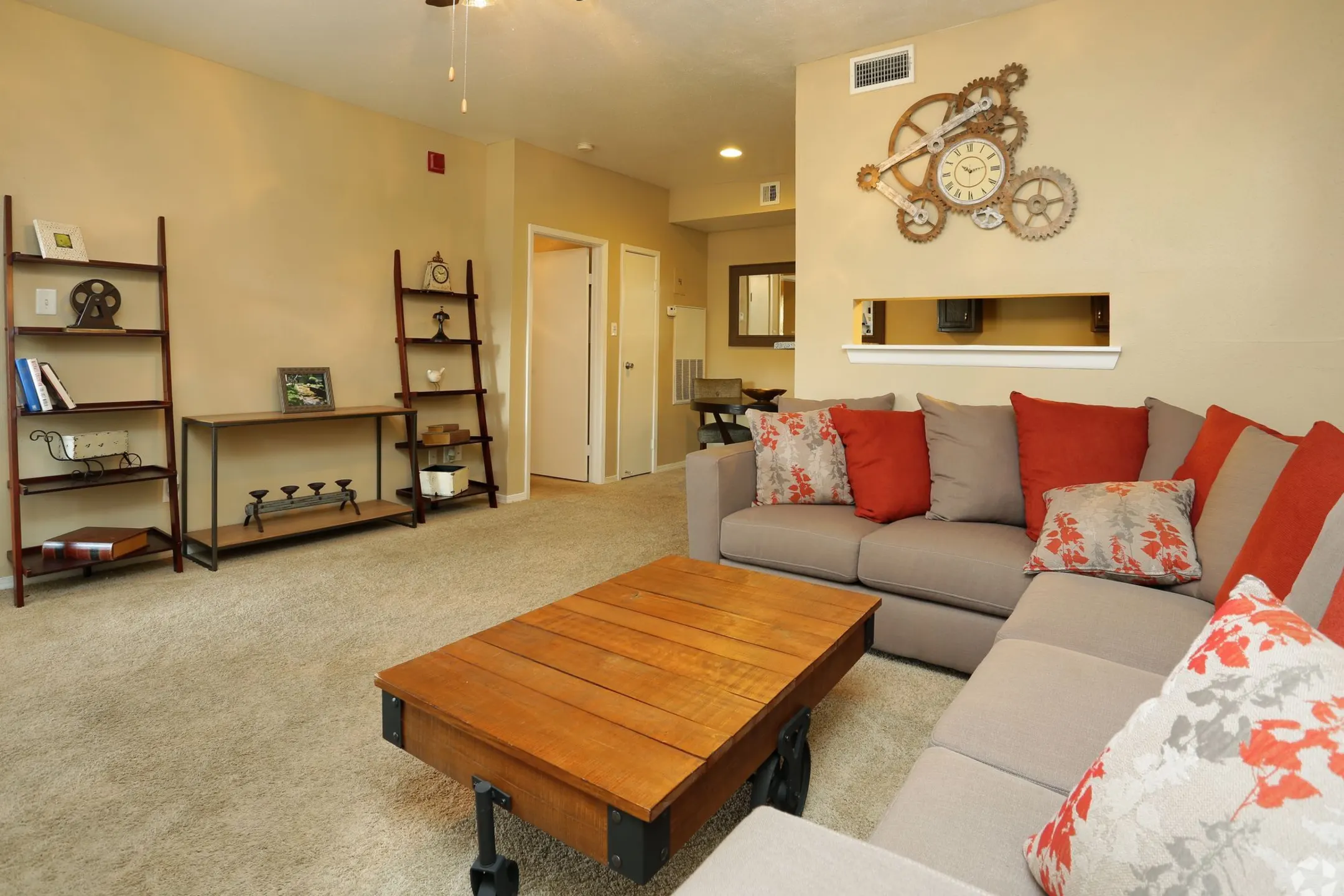Living Room - The Enclave At Arlington - Arlington, TX
