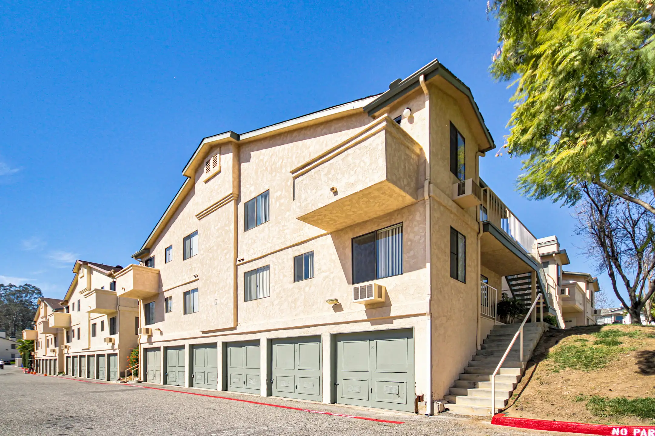 Fallbrook Hills Apartments Fallbrook, CA 92028