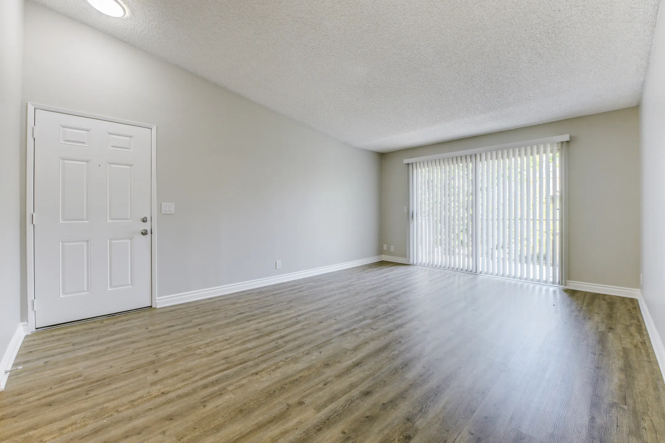 Gladstone Ridge 435 W Gladstone St Glendora, CA Apartments for Rent