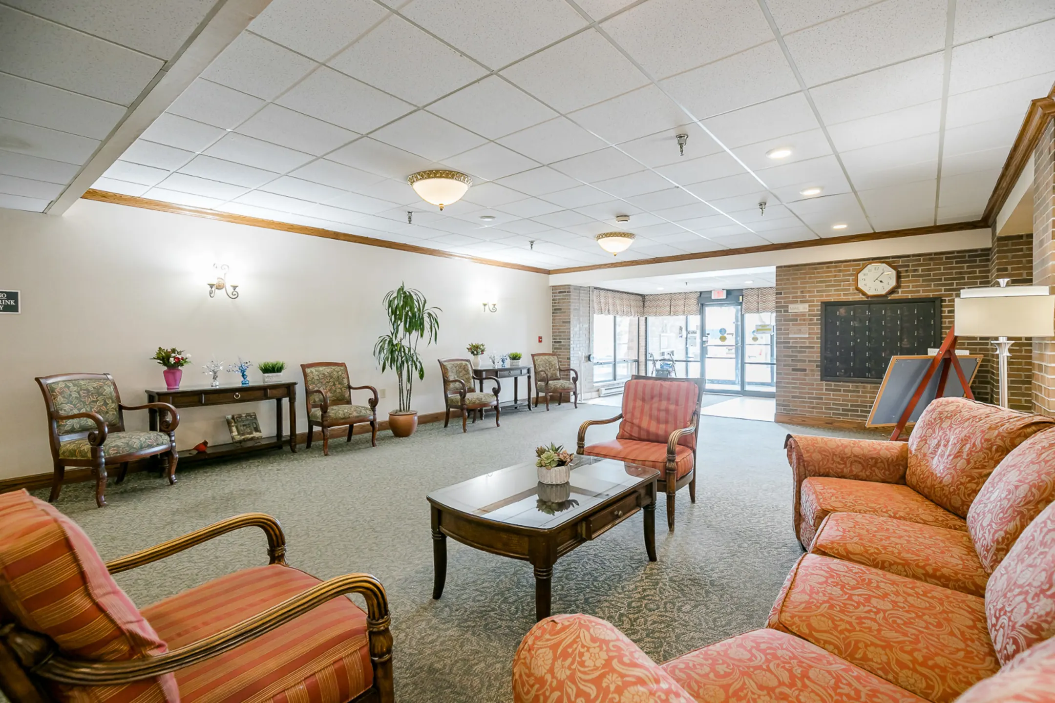 Living Room - Westwood Place Senior Living - Strongsville, OH