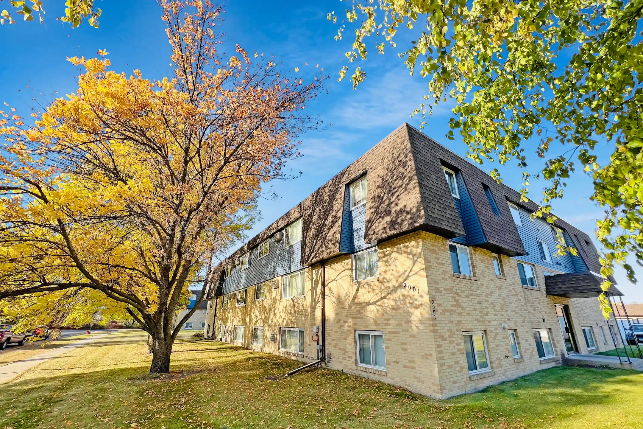Summerset Apartments 2526 15th Street S Fargo, ND Apartments for