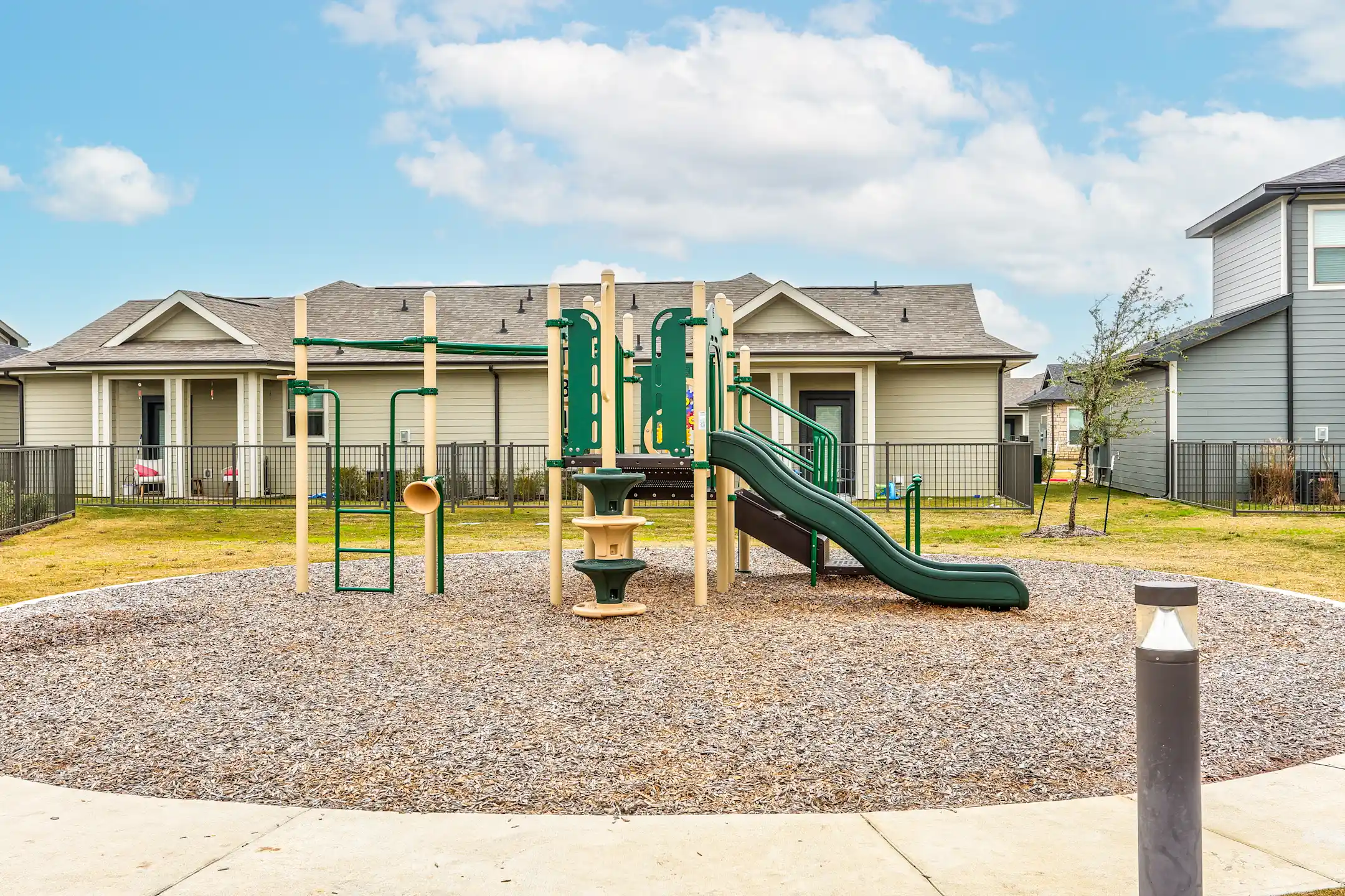 Home at Waller Apartments Waller, TX 77484