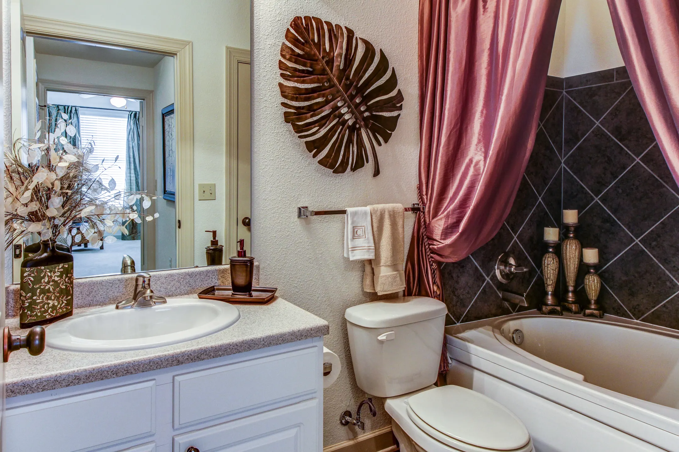 Bathroom - Chenier Apartments - Mandeville, LA