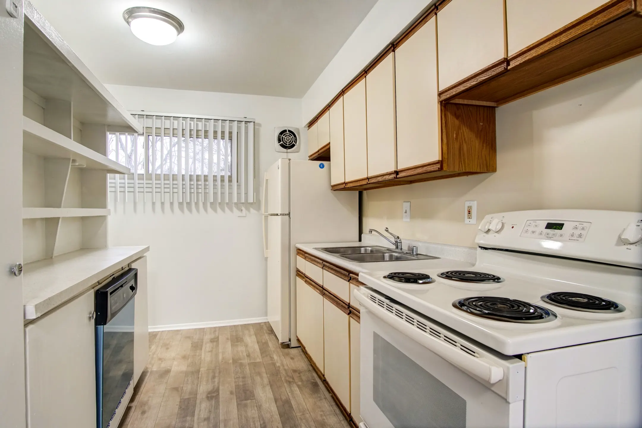 Eton Square Apartments and Townhomes Apartments Birmingham, MI 48009