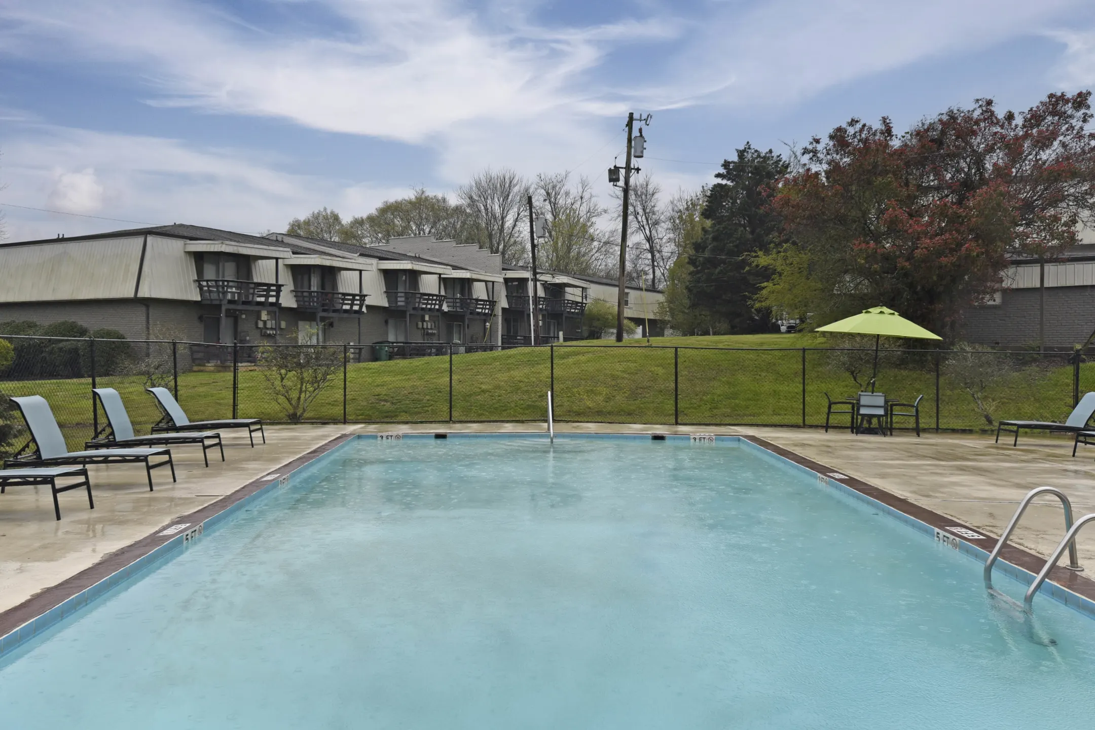 Pool - Veranda At The Ridge - Chattanooga, TN
