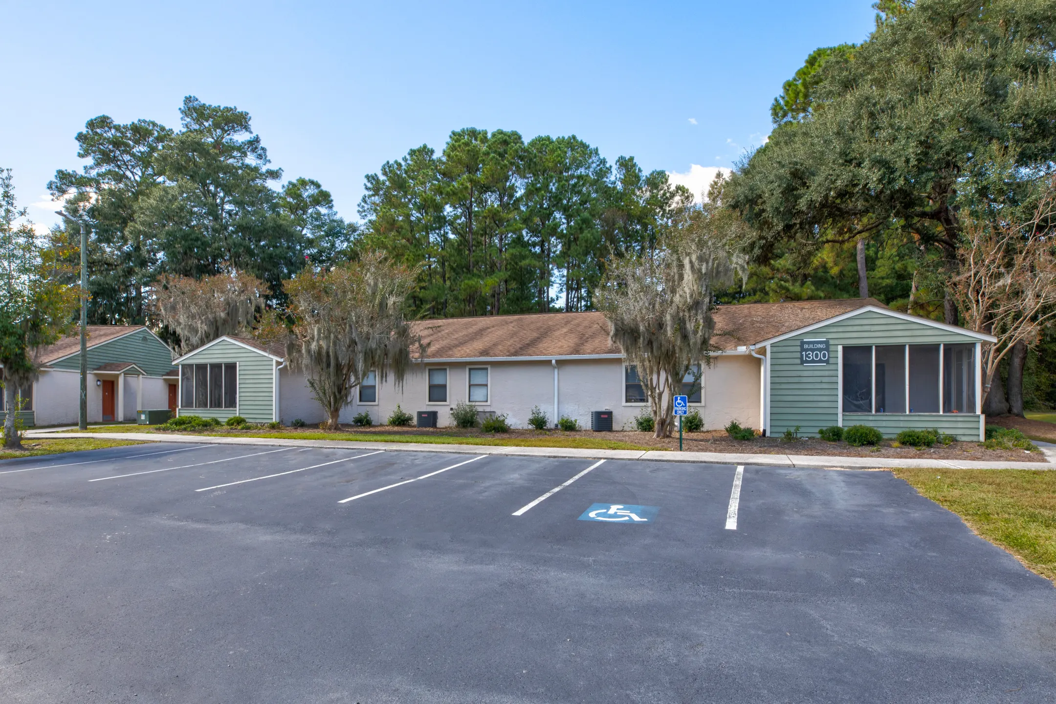 The Arbors - 4035 Kessler Ave | Savannah, GA Apartments for Rent | Rent.