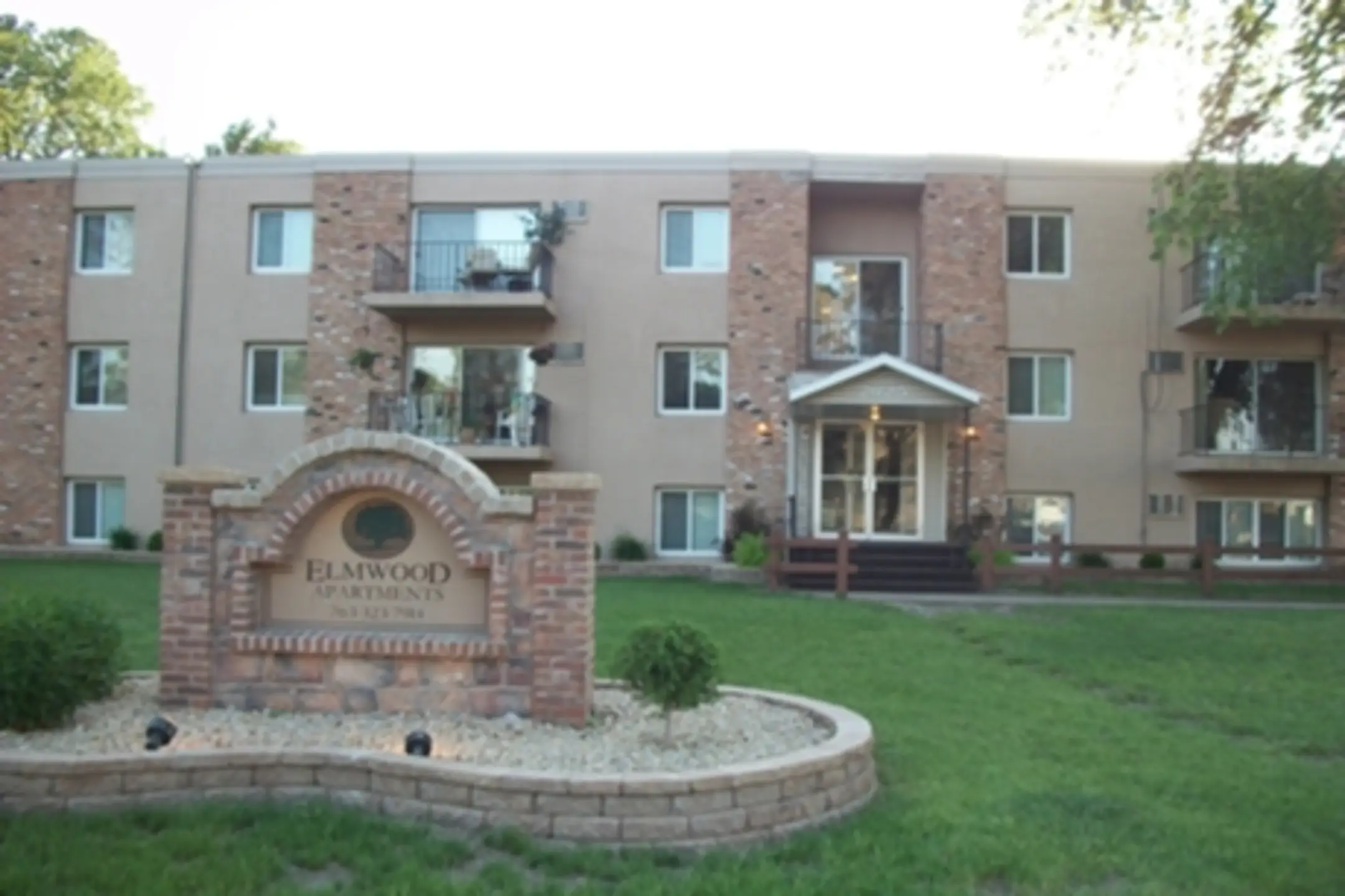 Elmwood Apartments Apartments Anoka, MN 55303