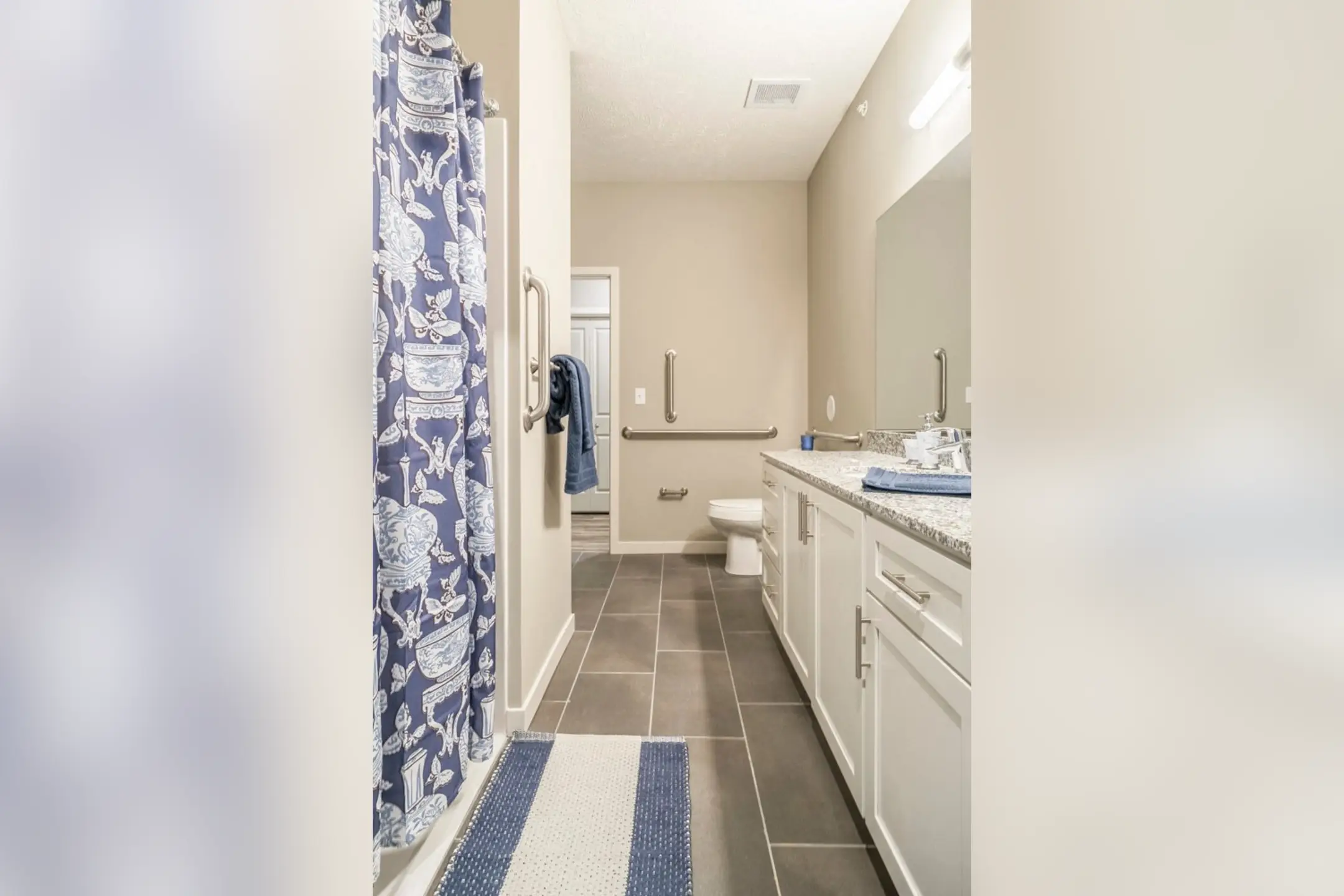 Bathroom - The Villas at Falling Waters - Omaha, NE