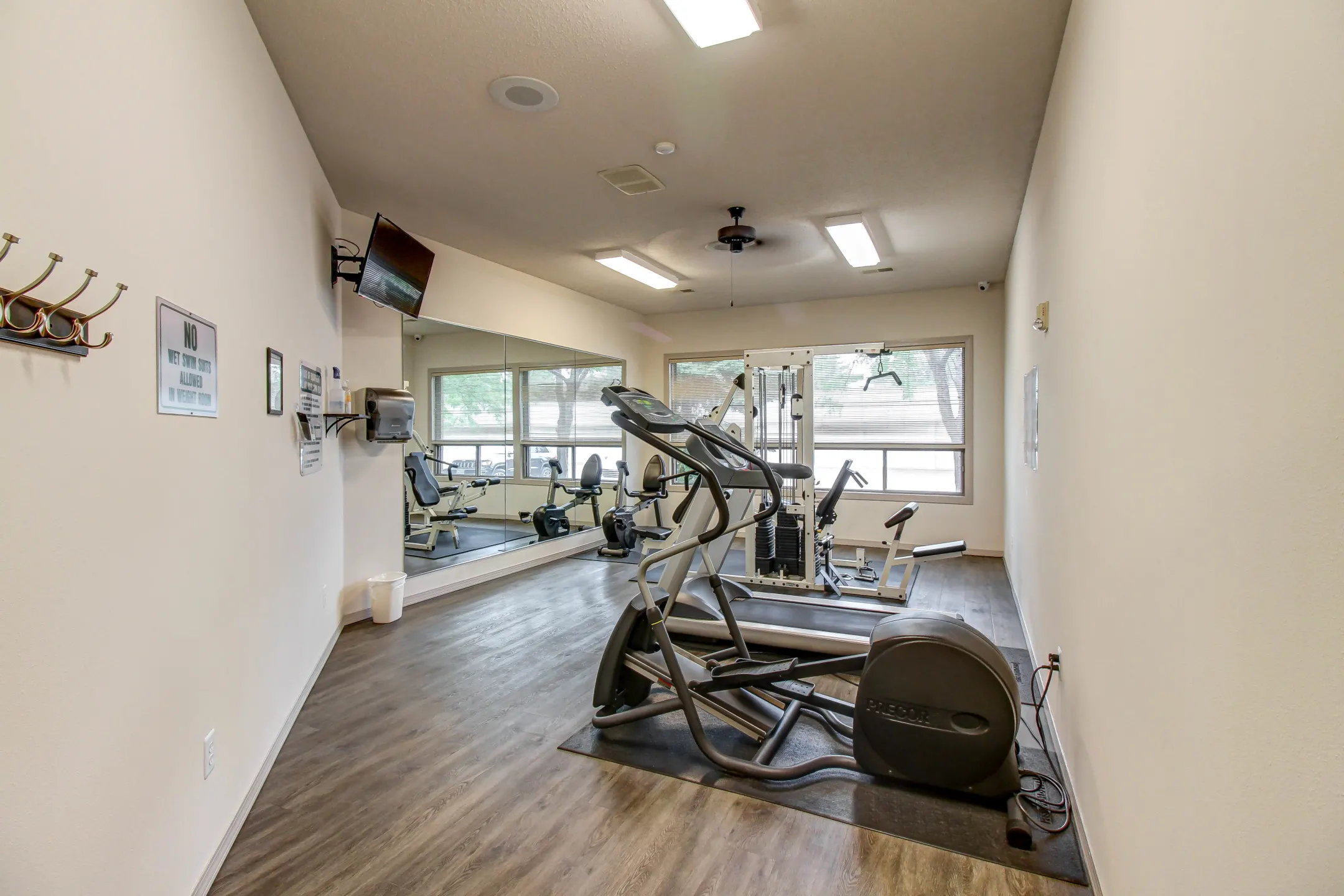 Fitness Weight Room - The Lexington Estates - Sioux Falls, SD