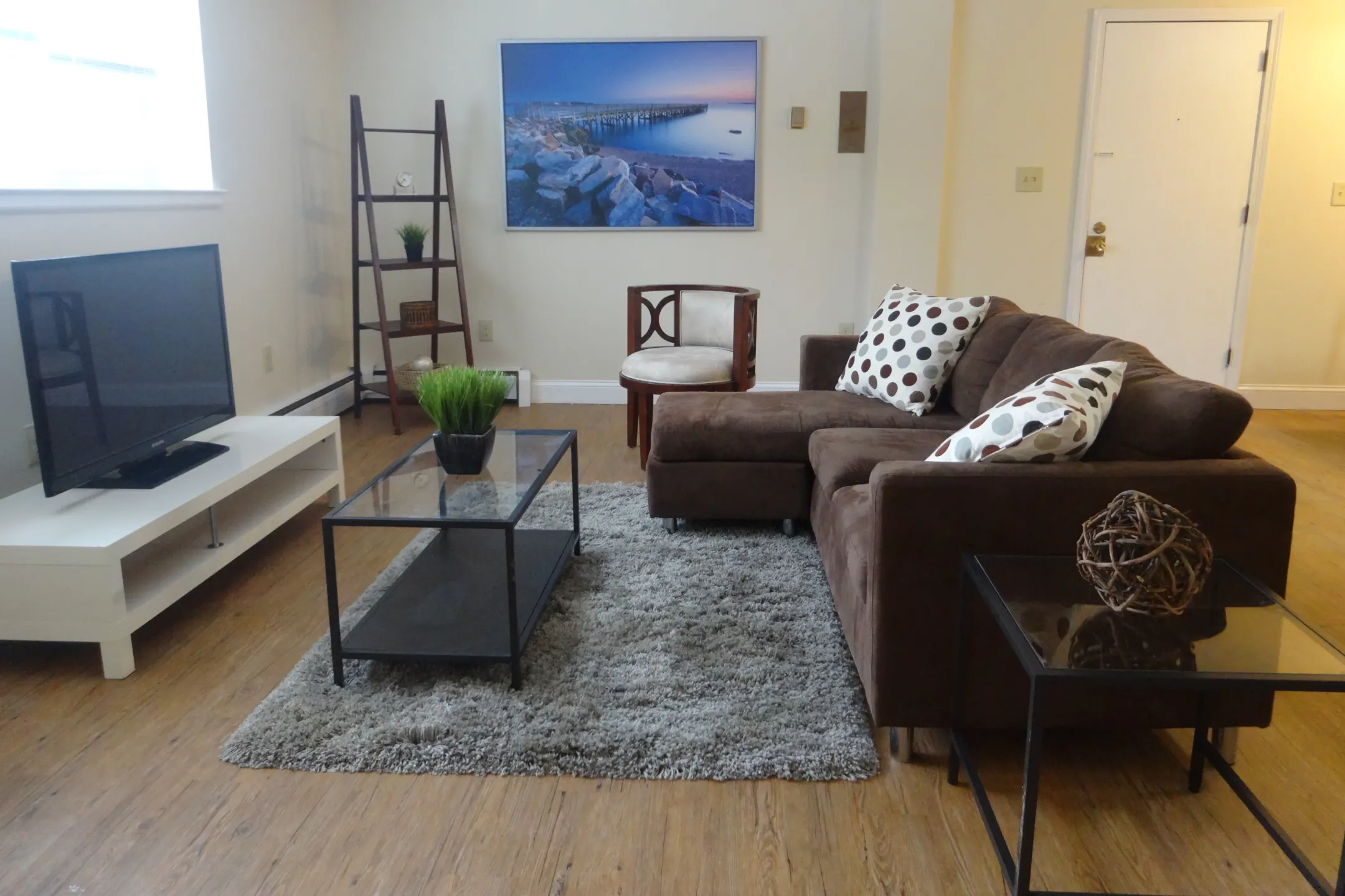 Farmington Gates Apartments Apartments New Britain, CT 06053