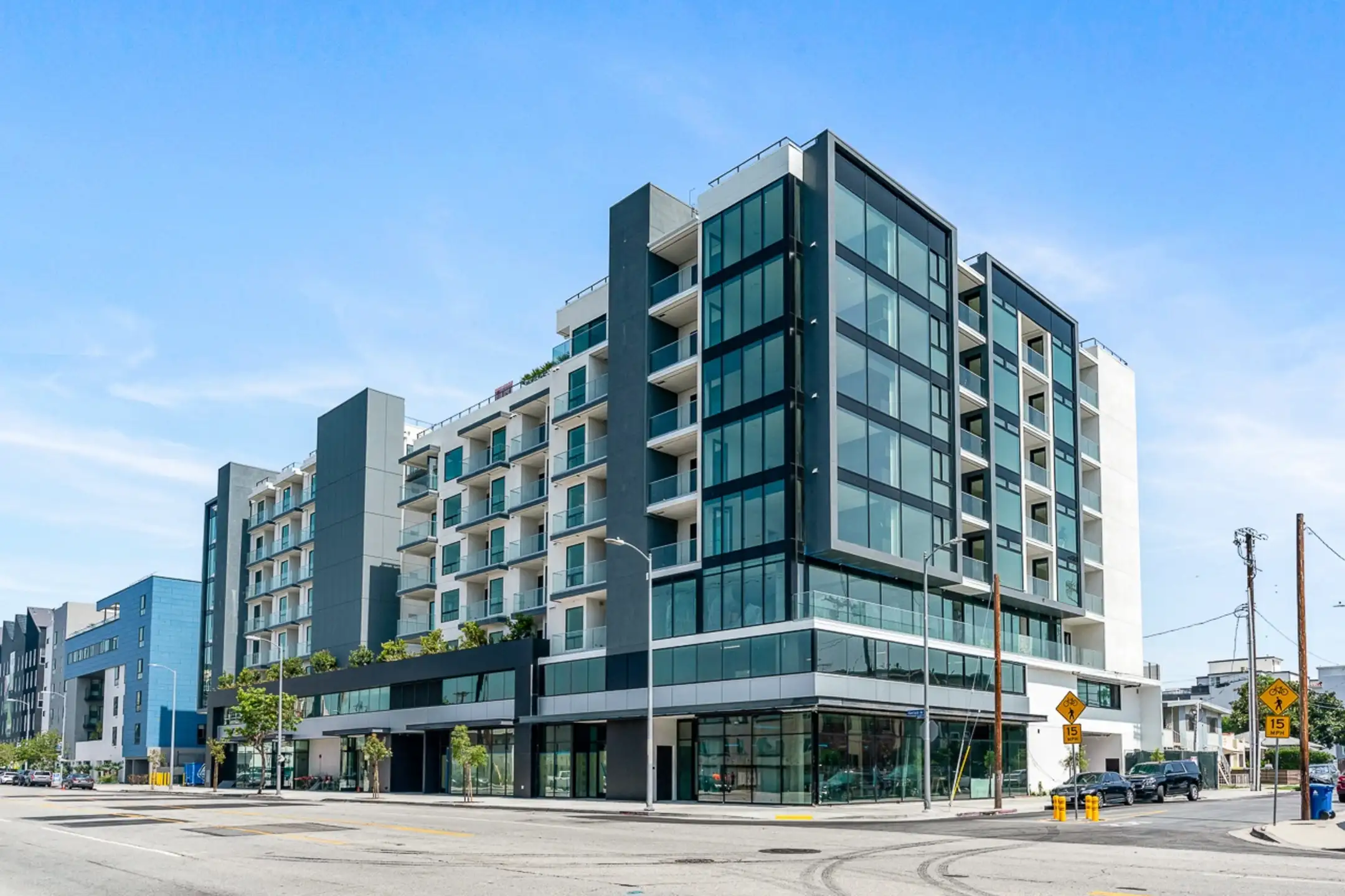 Venue Residences - 3688 Overland Avenue | Los Angeles, CA Apartments