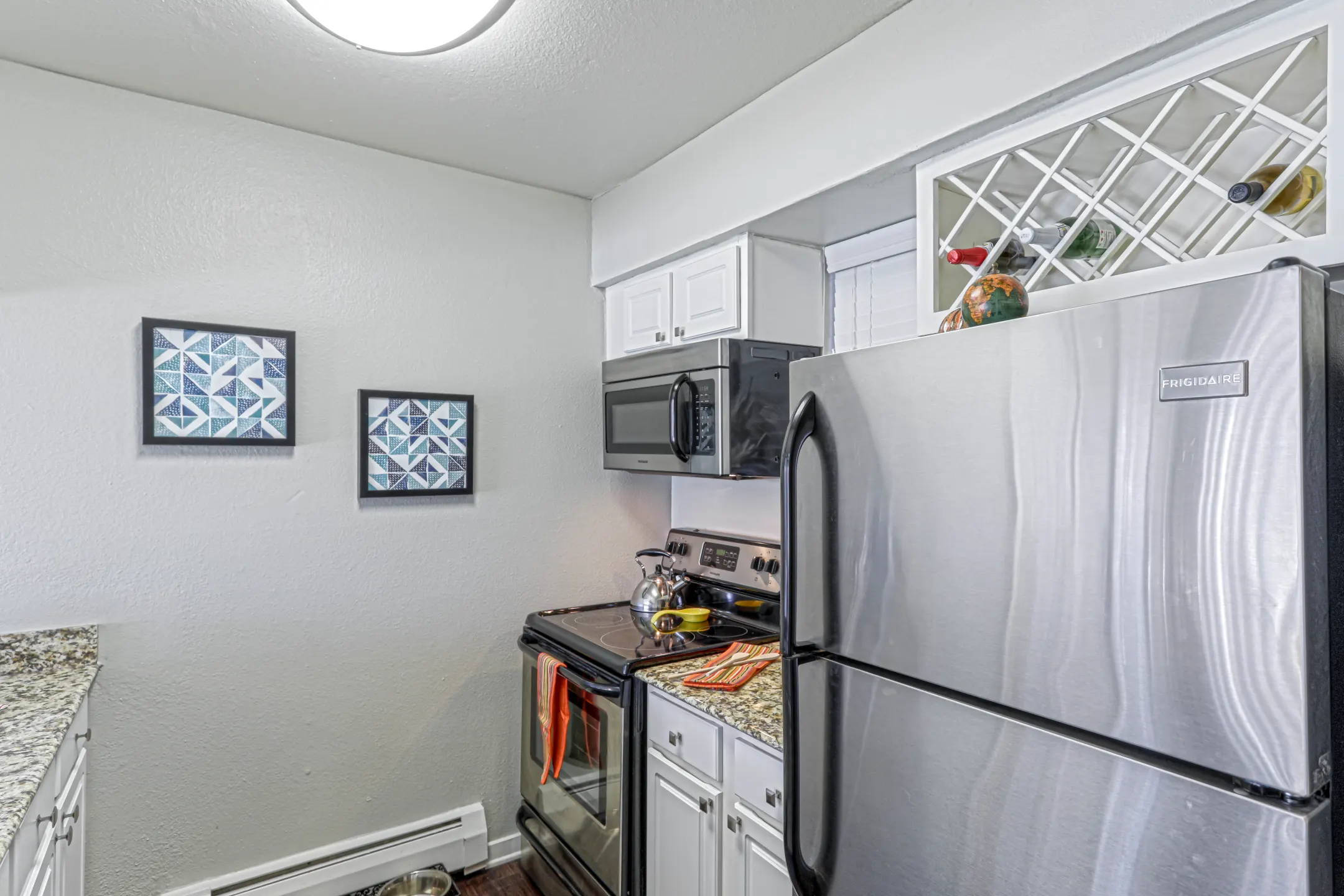 Kitchen - Arabella Apartments - Denver, CO