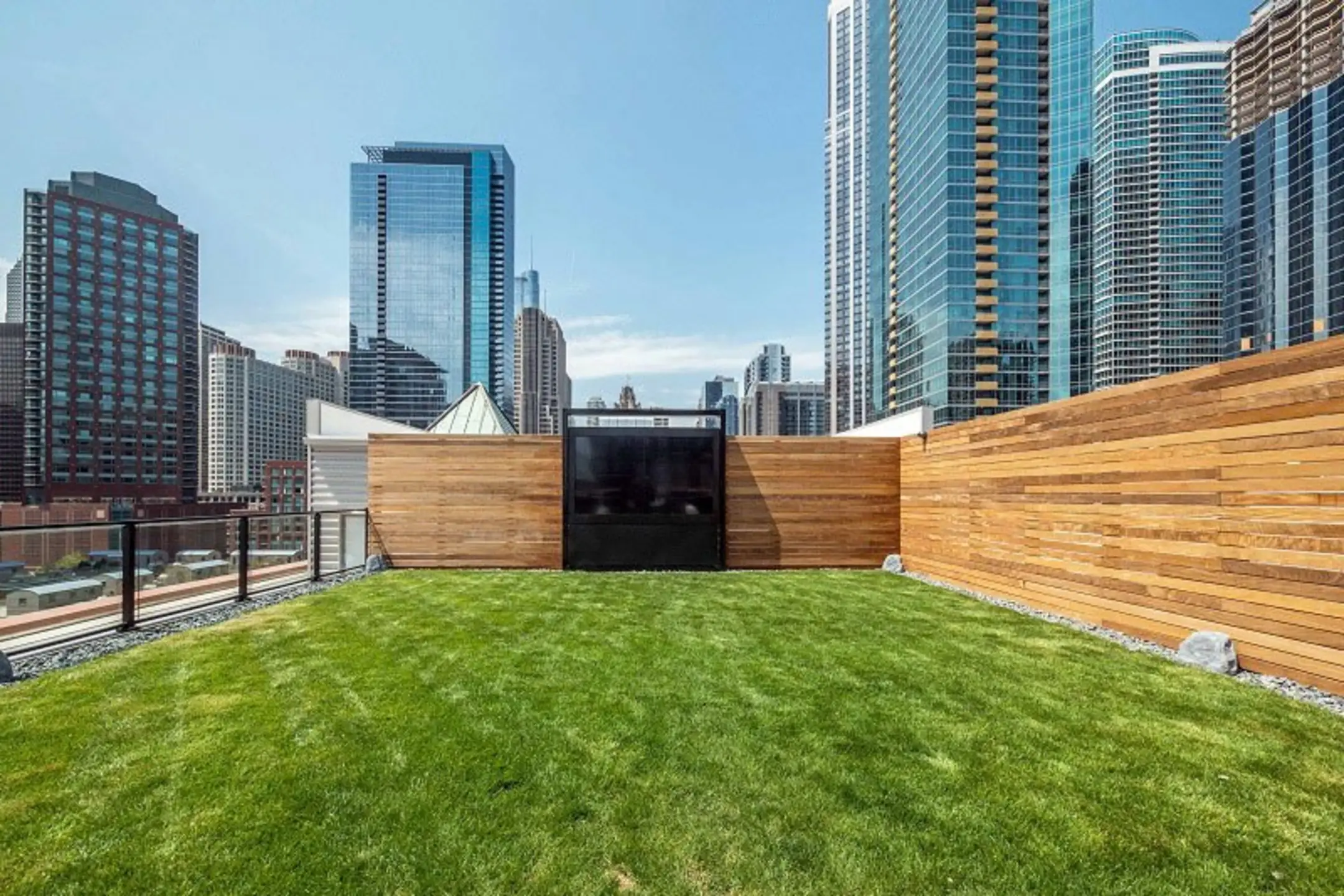 Building - Lofts at River East - Chicago, IL