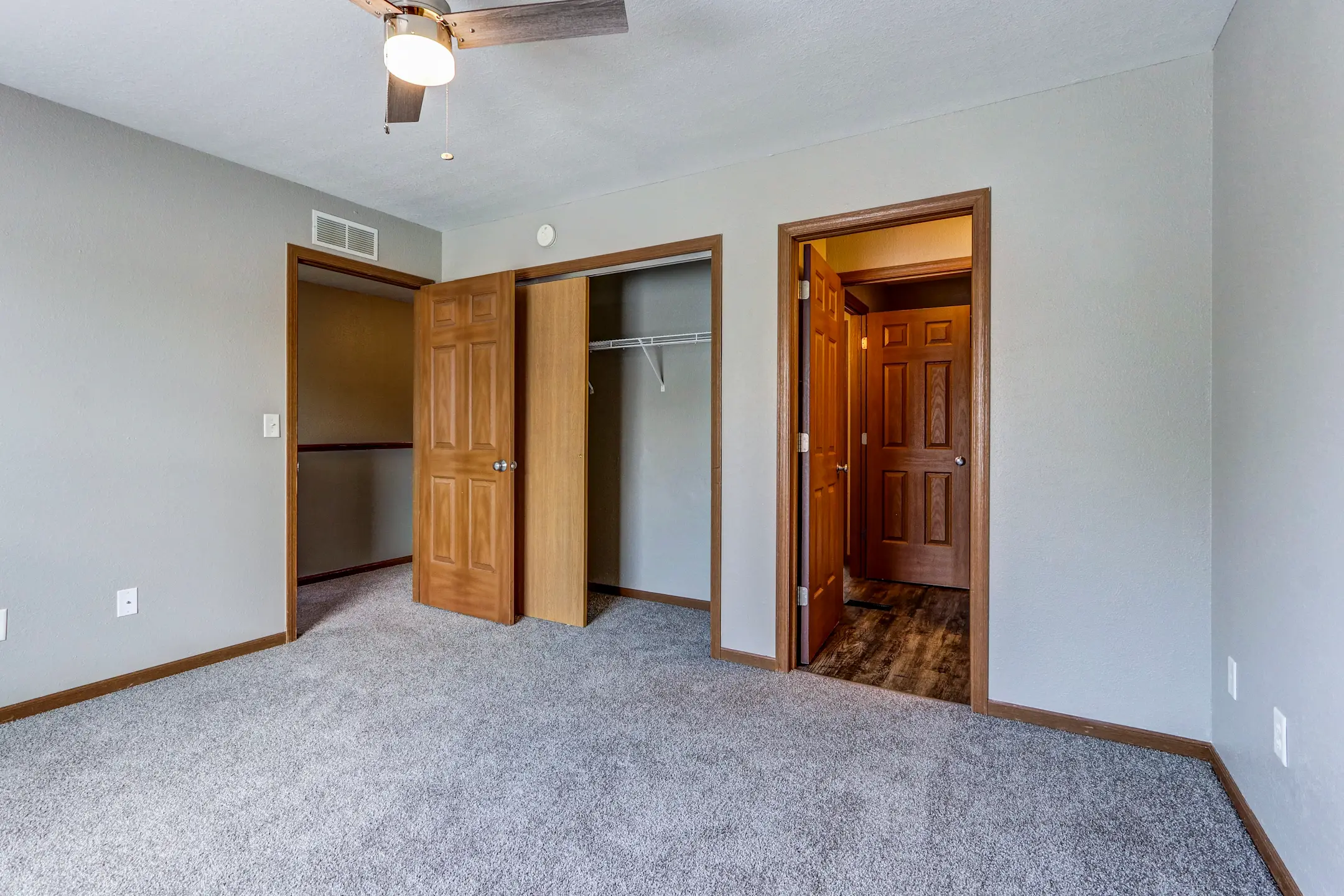 Westridge Apartments And Townhomes 2704 Westmar Court Apt. 209