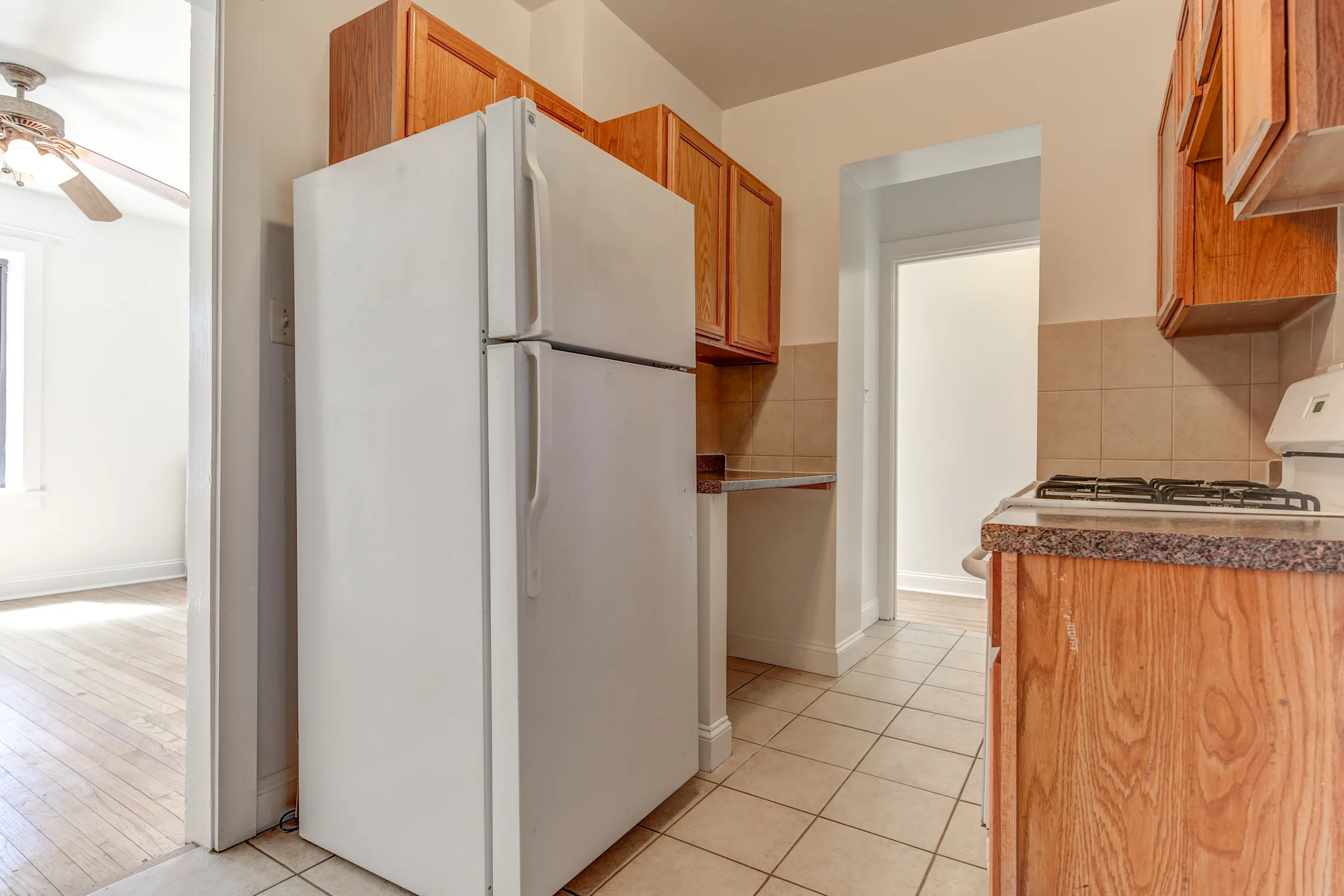 Farwell Apartments 1636 W Farwell Ave Chicago, IL Apartments for