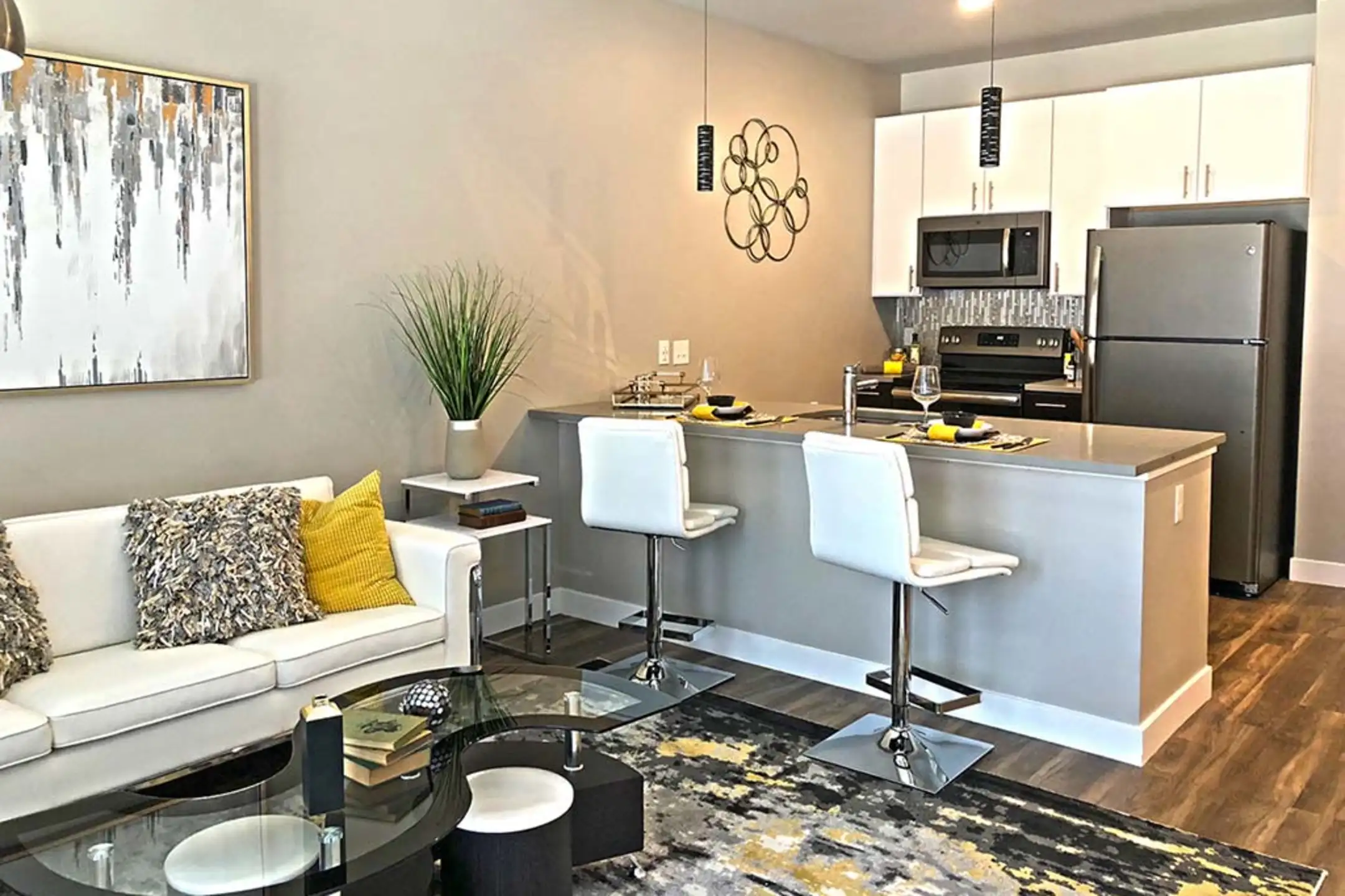 Living Room - 1400 Russell Luxury Apartments - Saint Louis, MO