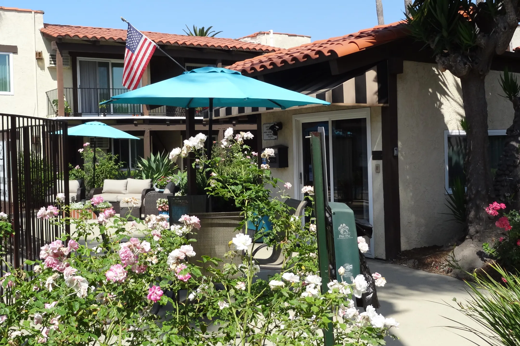 The Maddox Apartments - Huntington Beach, CA