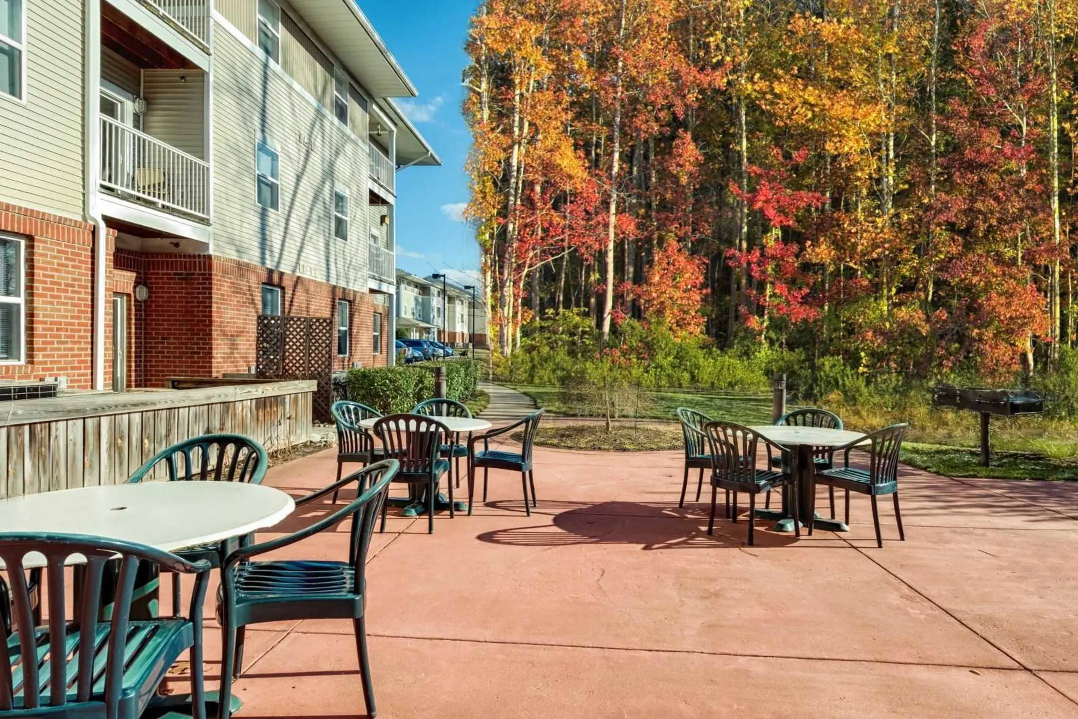 Potomac Woods Senior Living 2001 Southampton St Woodbridge, VA Apartments for Rent Rent.