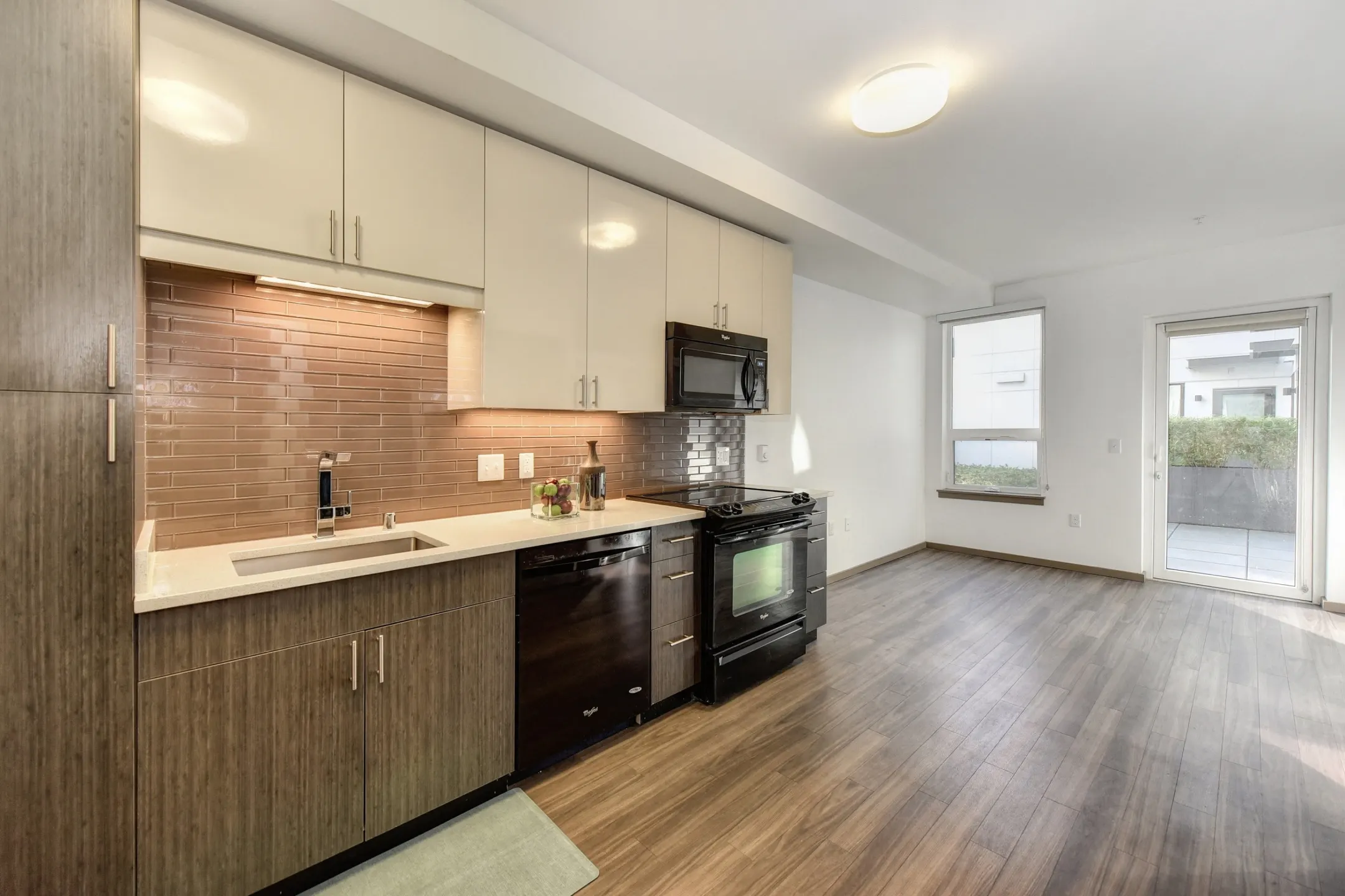 Kitchen - Rivet Apartments - Seattle, WA