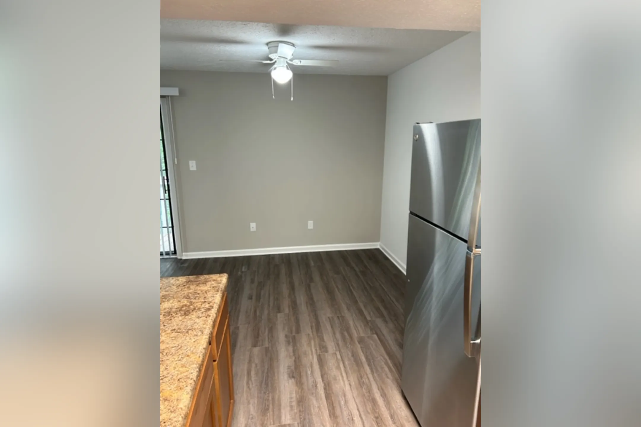 Eastlake Woods Apartments 1020 Thicket Ct Columbus, IN Apartments