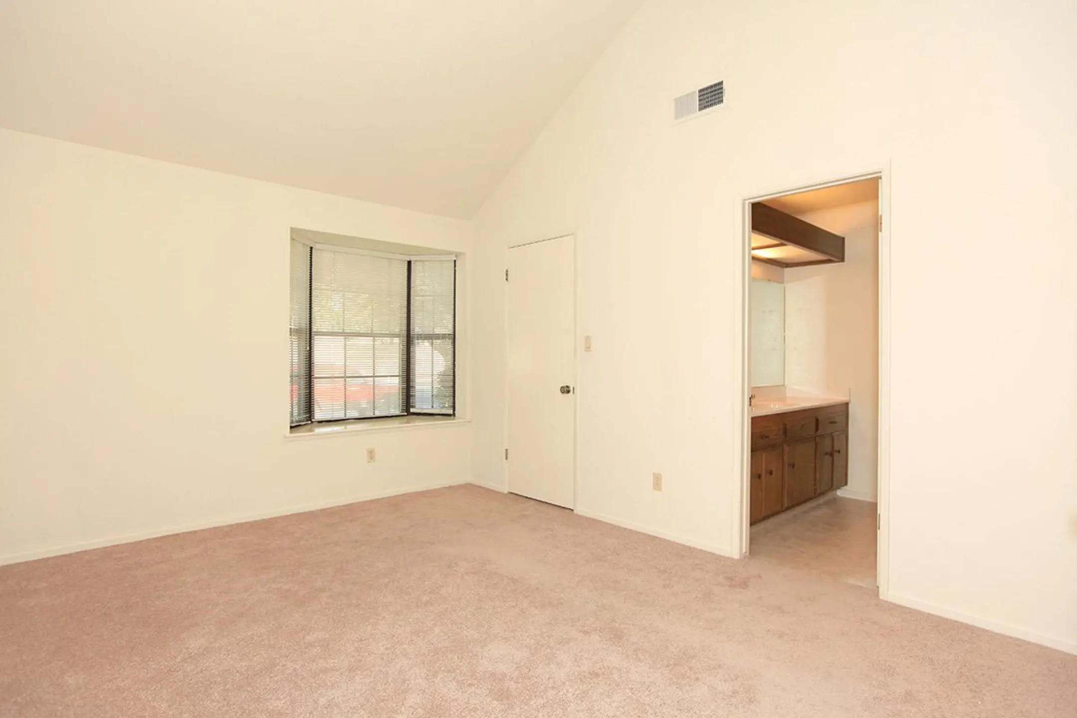 Bedroom - LAURELWOOD WEST VILLAS - Bakersfield, CA