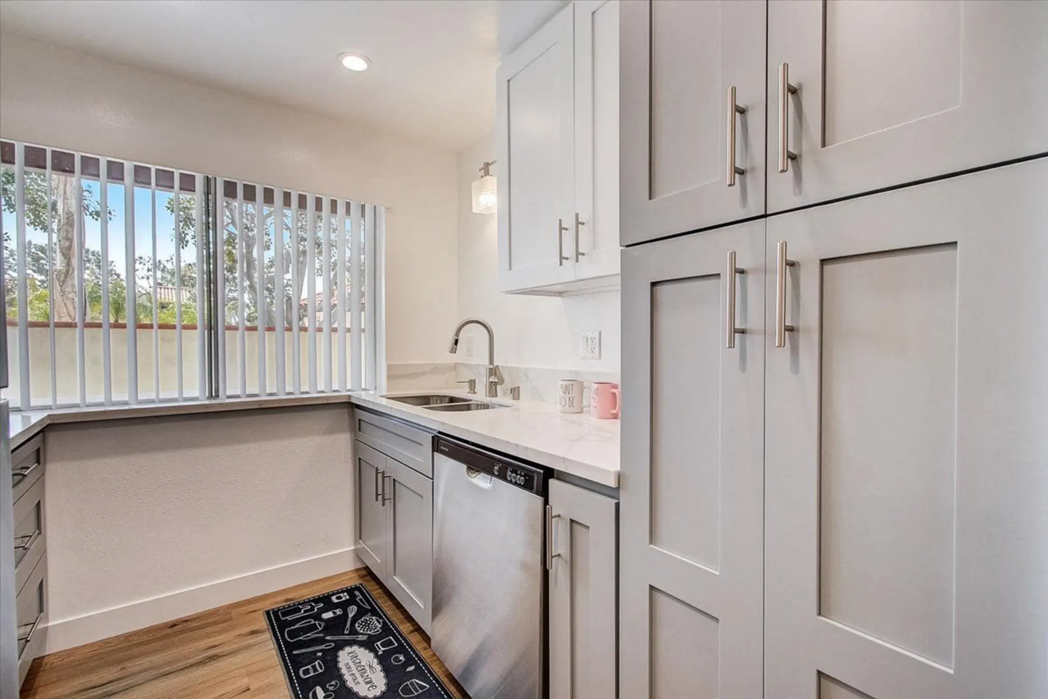 El Cordova Apartments 950 E Del Amo Blvd Carson, CA Apartments for