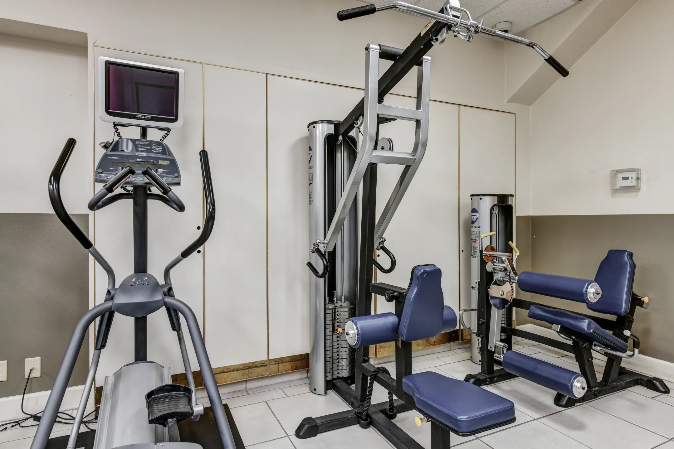 Fitness Weight Room - Reno Regency - Reno, NV