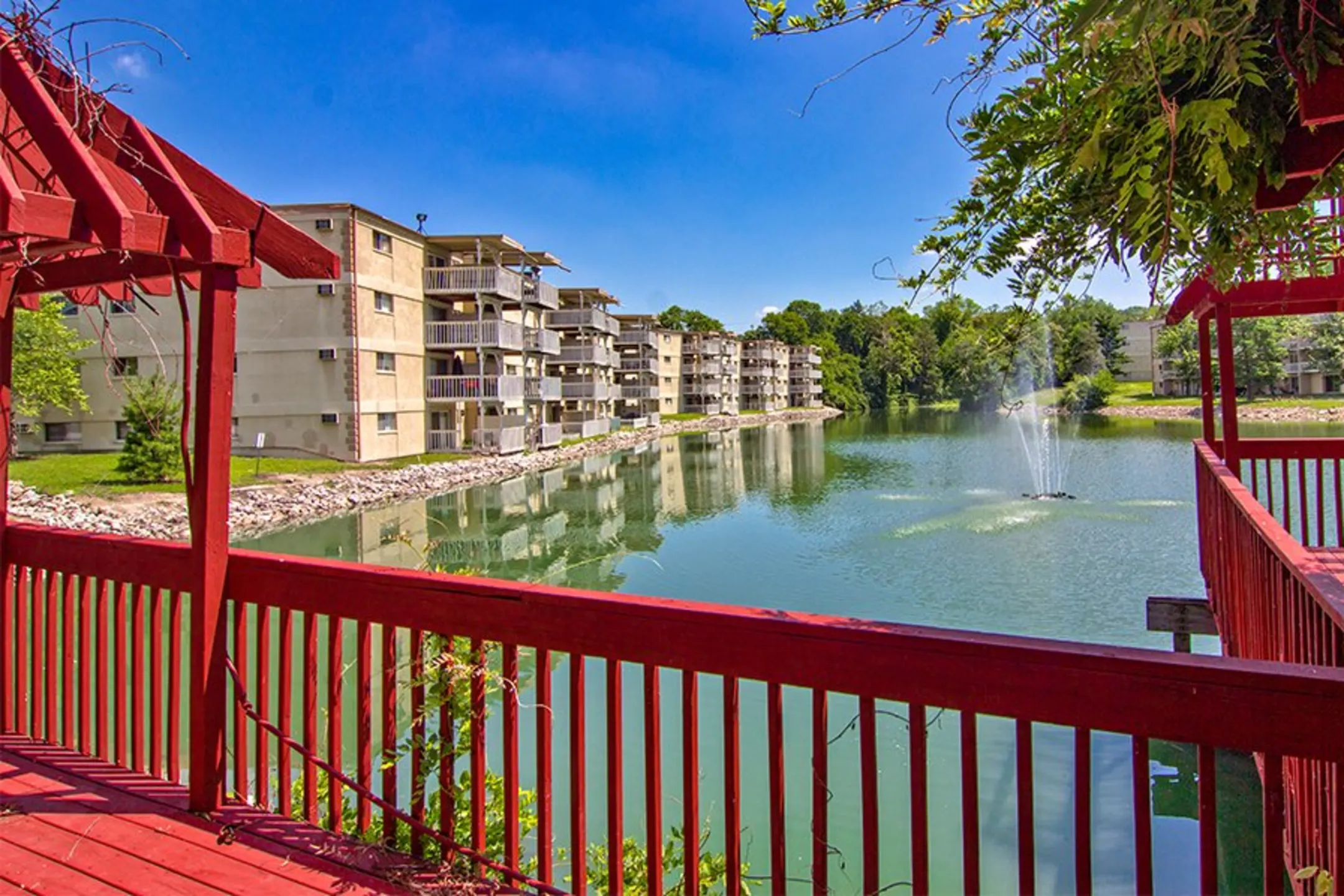 Lakeshore Drive Apartments - Cincinnati, OH 45237