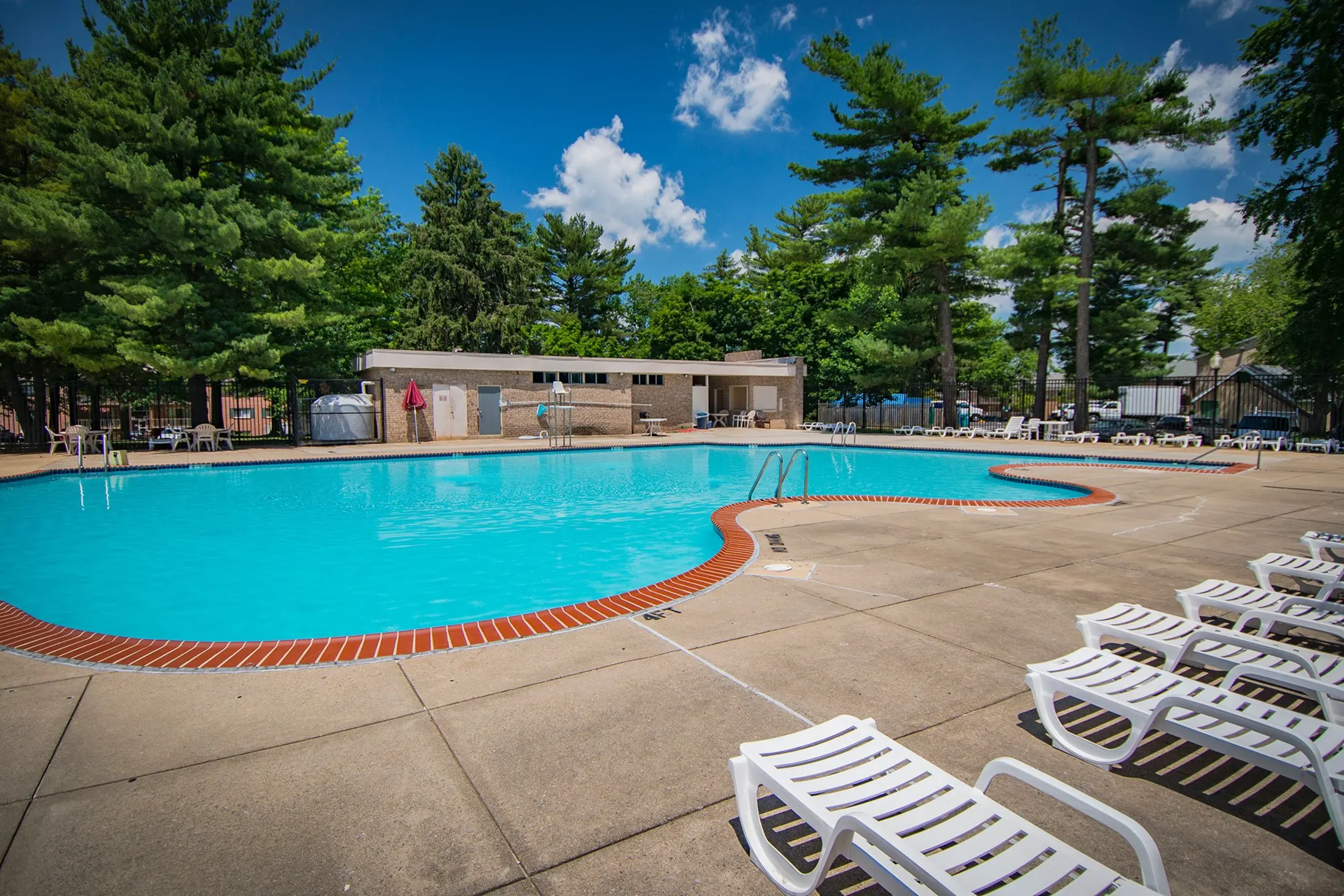 Pool - Maplewood Villas - Gaithersburg, MD