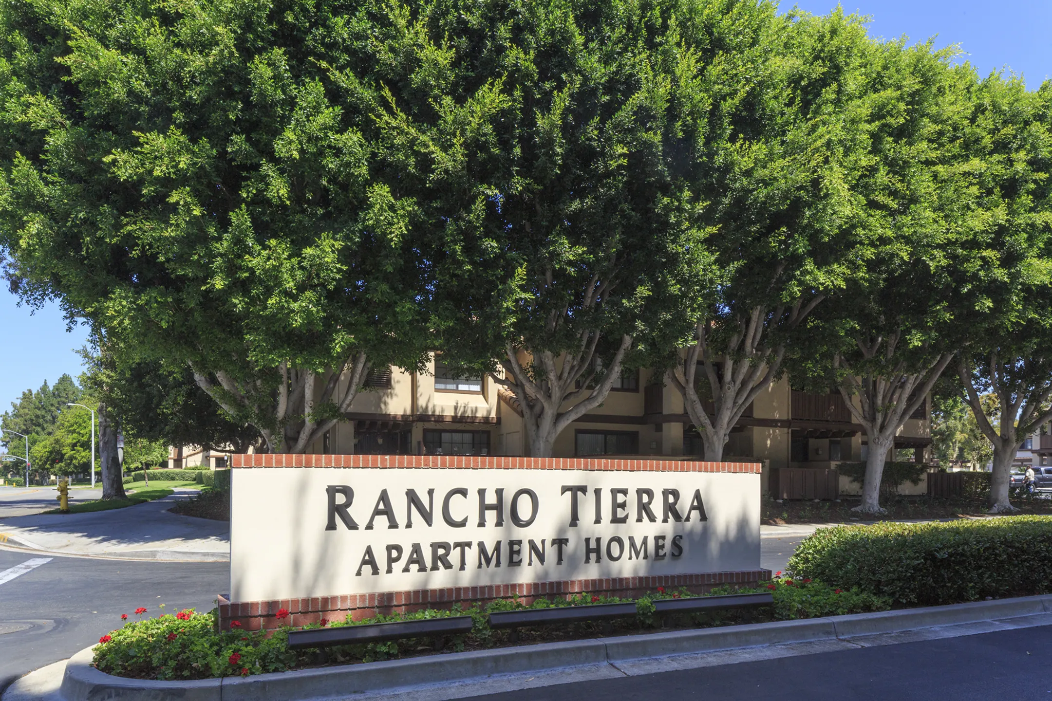 Community Signage - Rancho Tierra - Tustin, CA