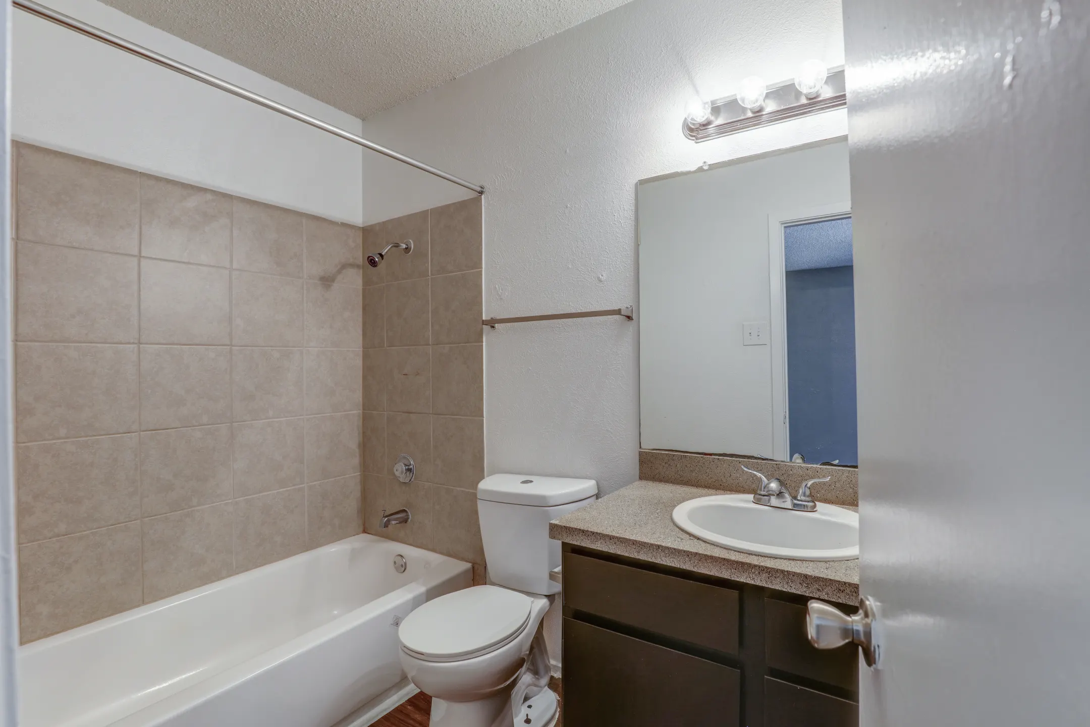 Bathroom - Doral/Monfort Valley - Dallas, TX