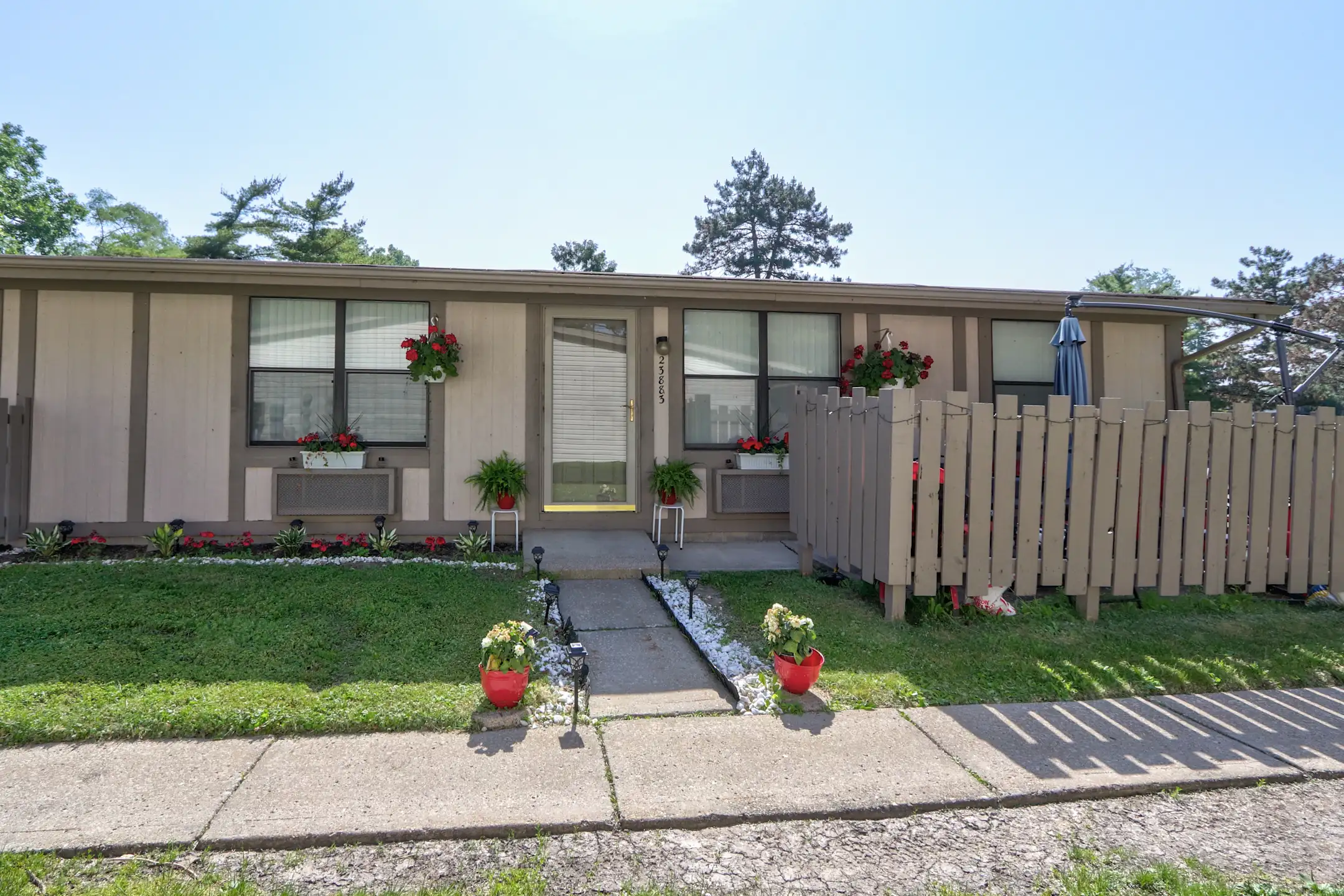 Newberry Woods Apartments Apartments Clinton Township, MI 48035