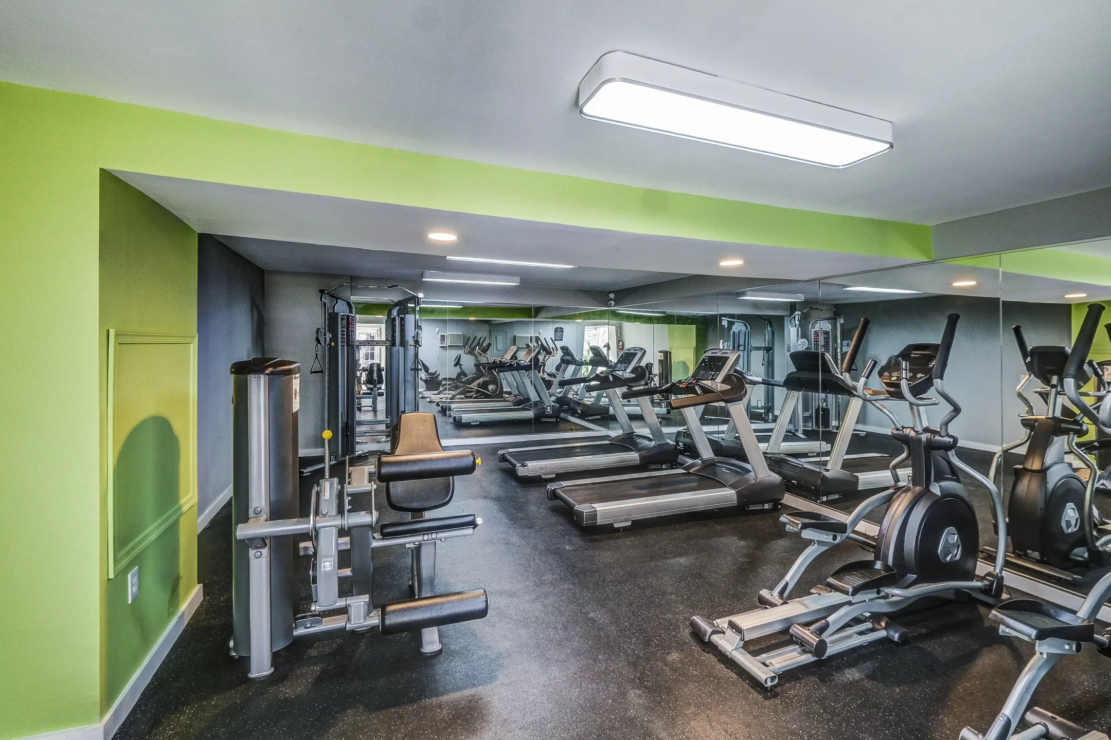 Fitness Weight Room - The Pointe at Harpers Mill - Millersville, MD