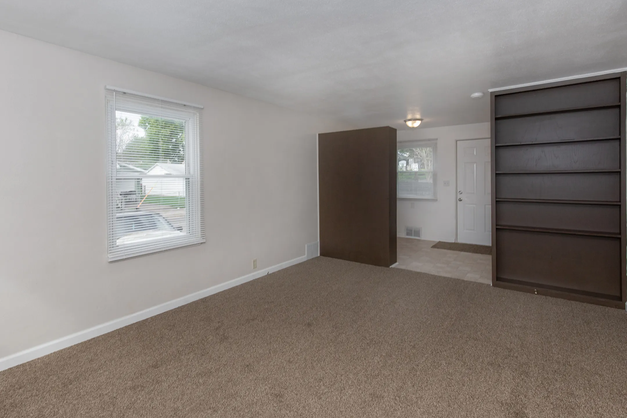 Downtown Town Homes 2124 Grant Street Bettendorf, IA Apartments for