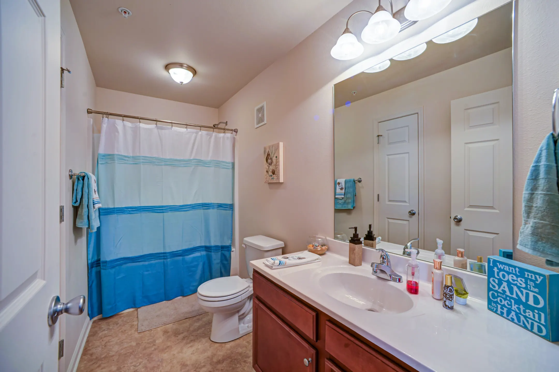 Bathroom - Kinway Apartments - Evansville, IN