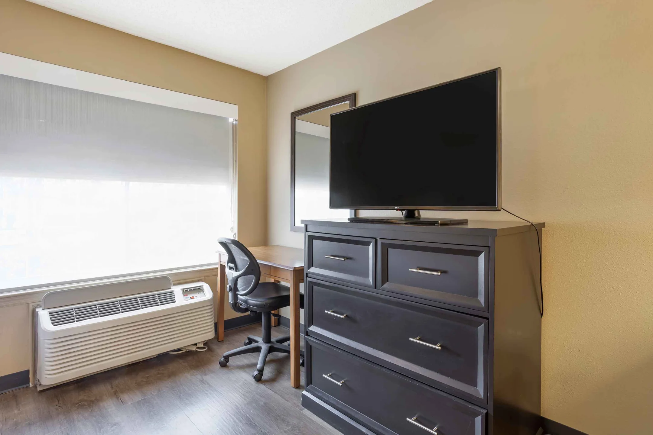 Bedroom - Furnished Studio - Meadowlands - East Rutherford - East Rutherford, NJ