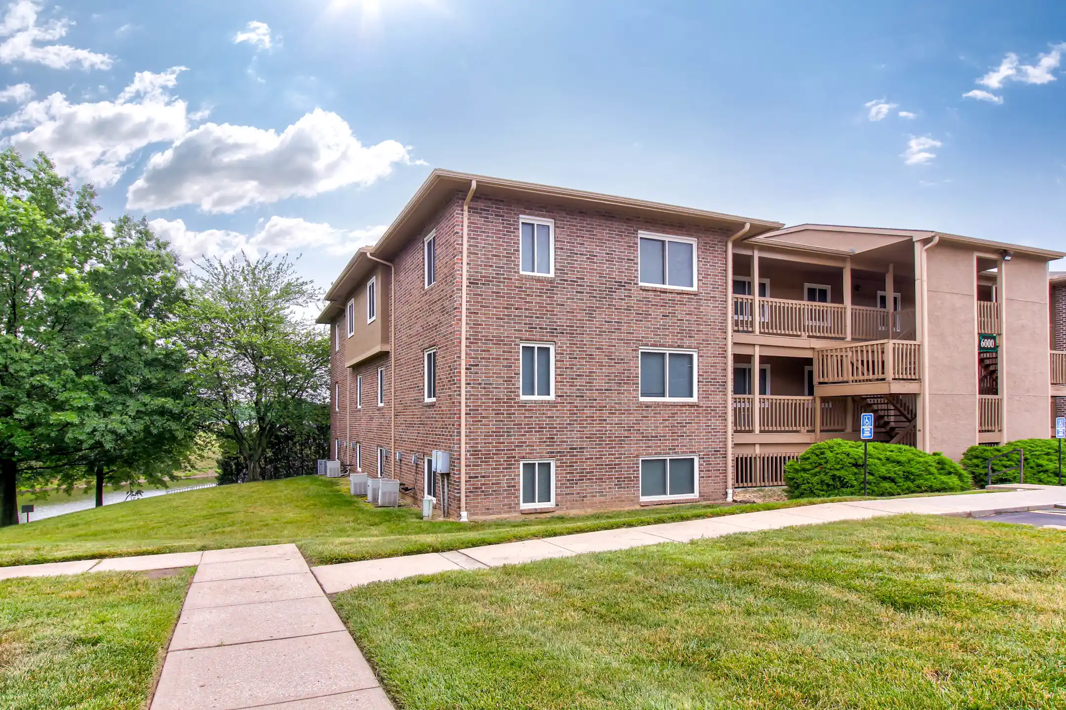 Willow Apartments Kansas City