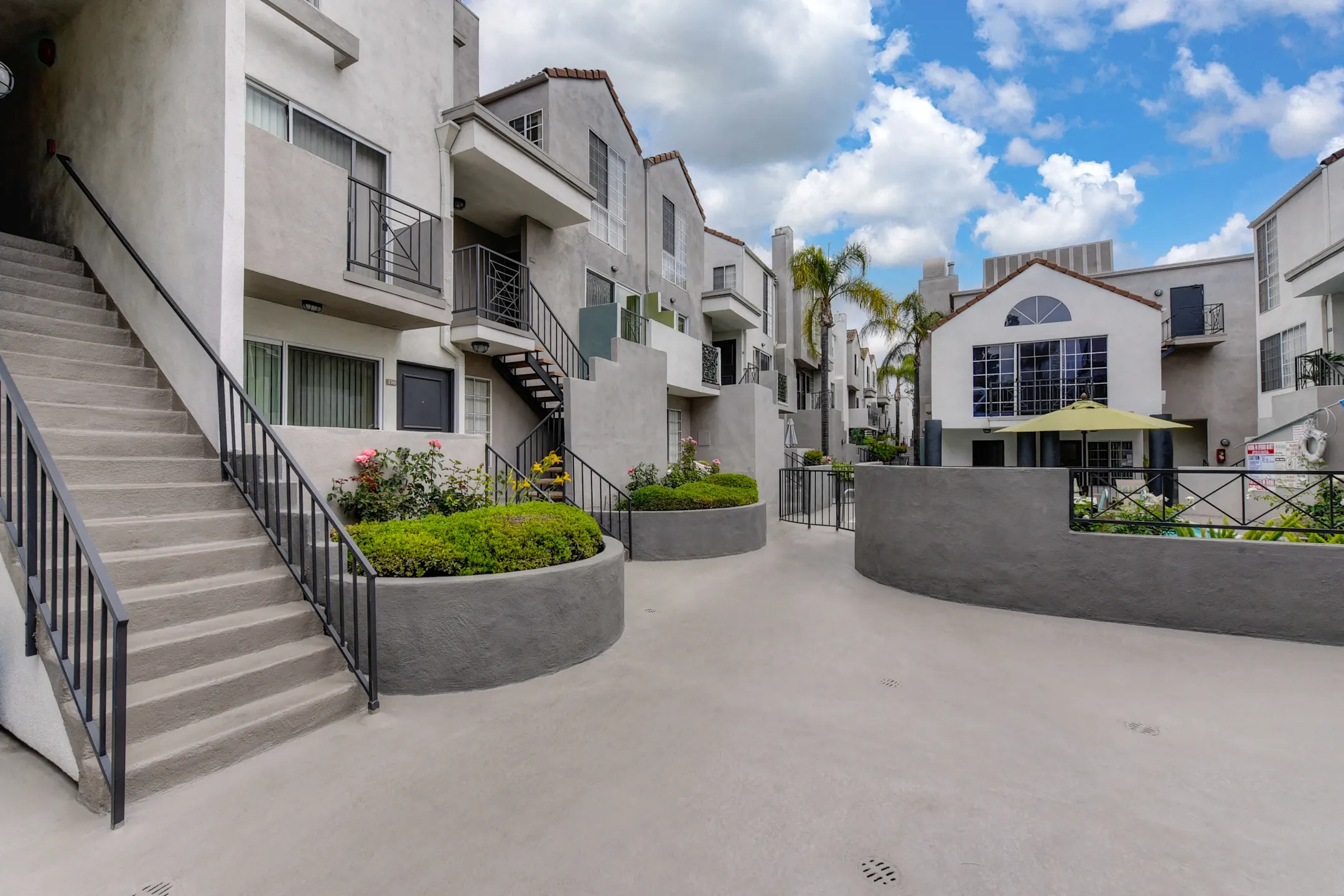 The Woods At Toluca Lake 316 N Maple St Burbank, CA Apartments for