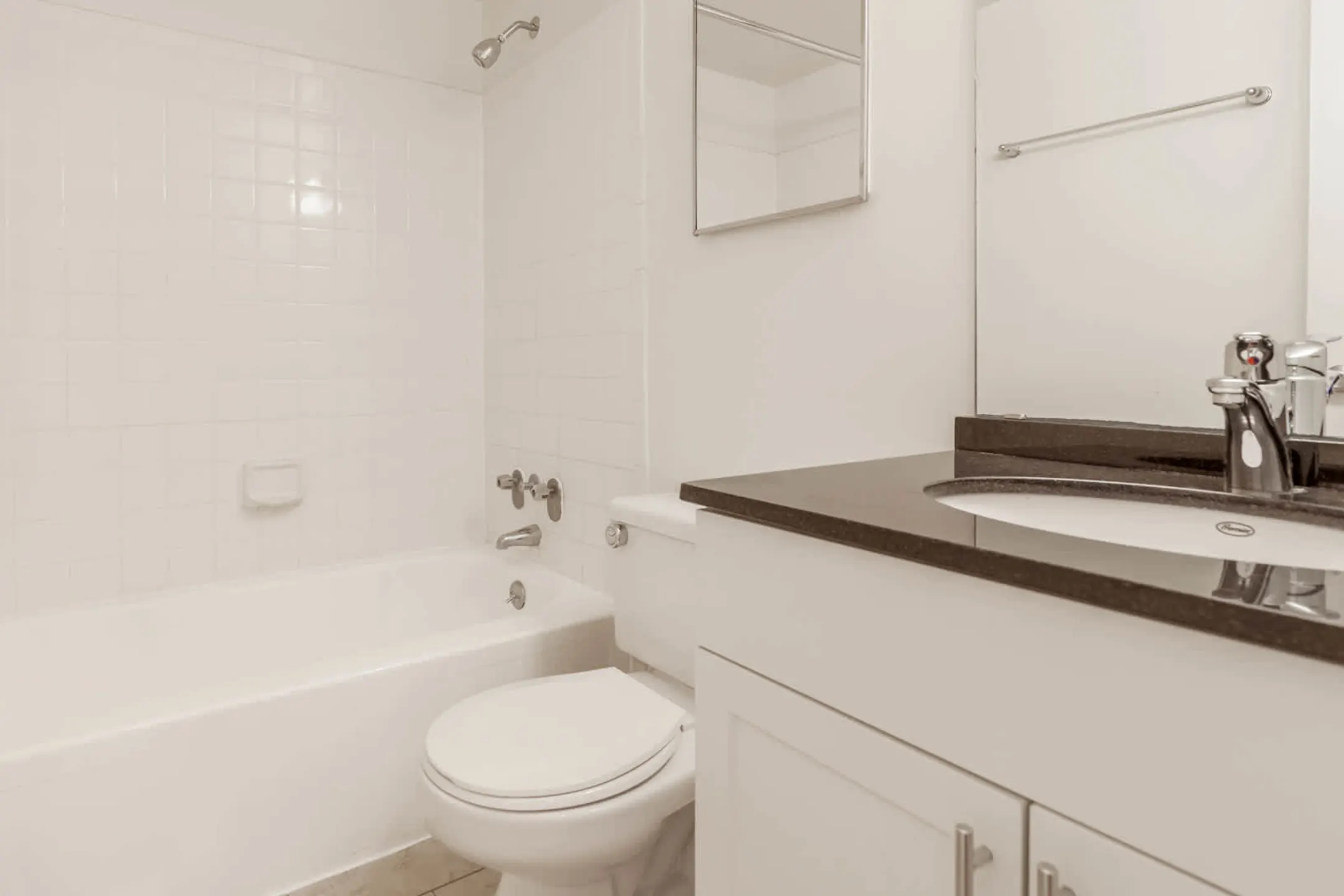 Bathroom - Connecticut Heights - Washington, DC