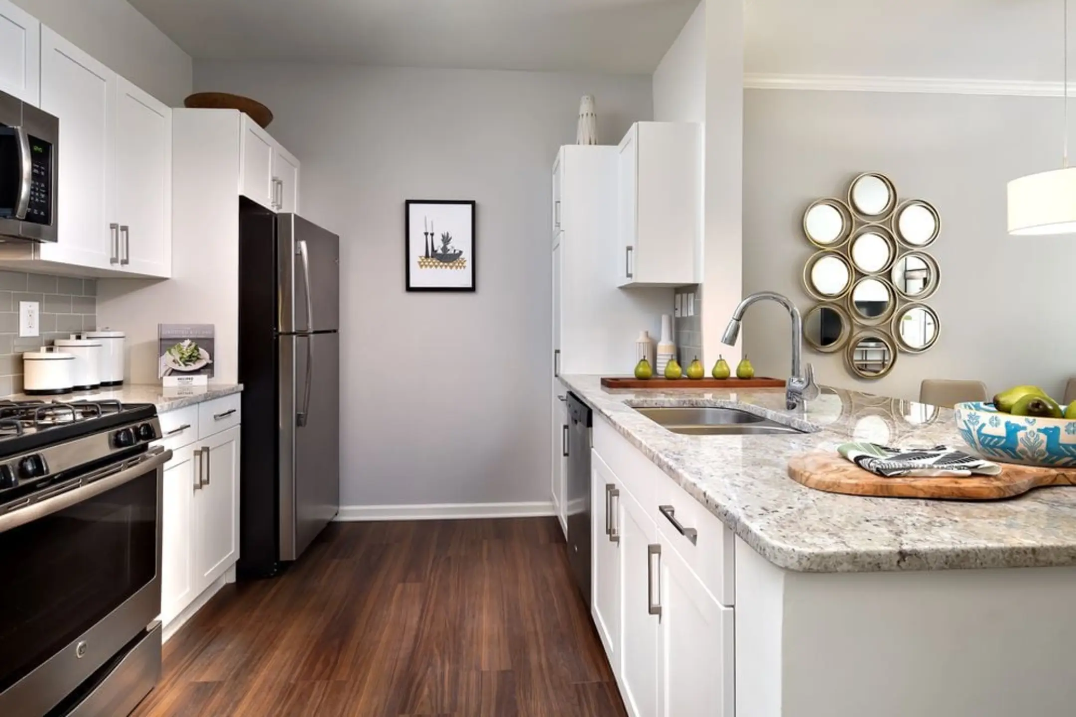Kitchen - Avalon at Edgewater - Edgewater, NJ