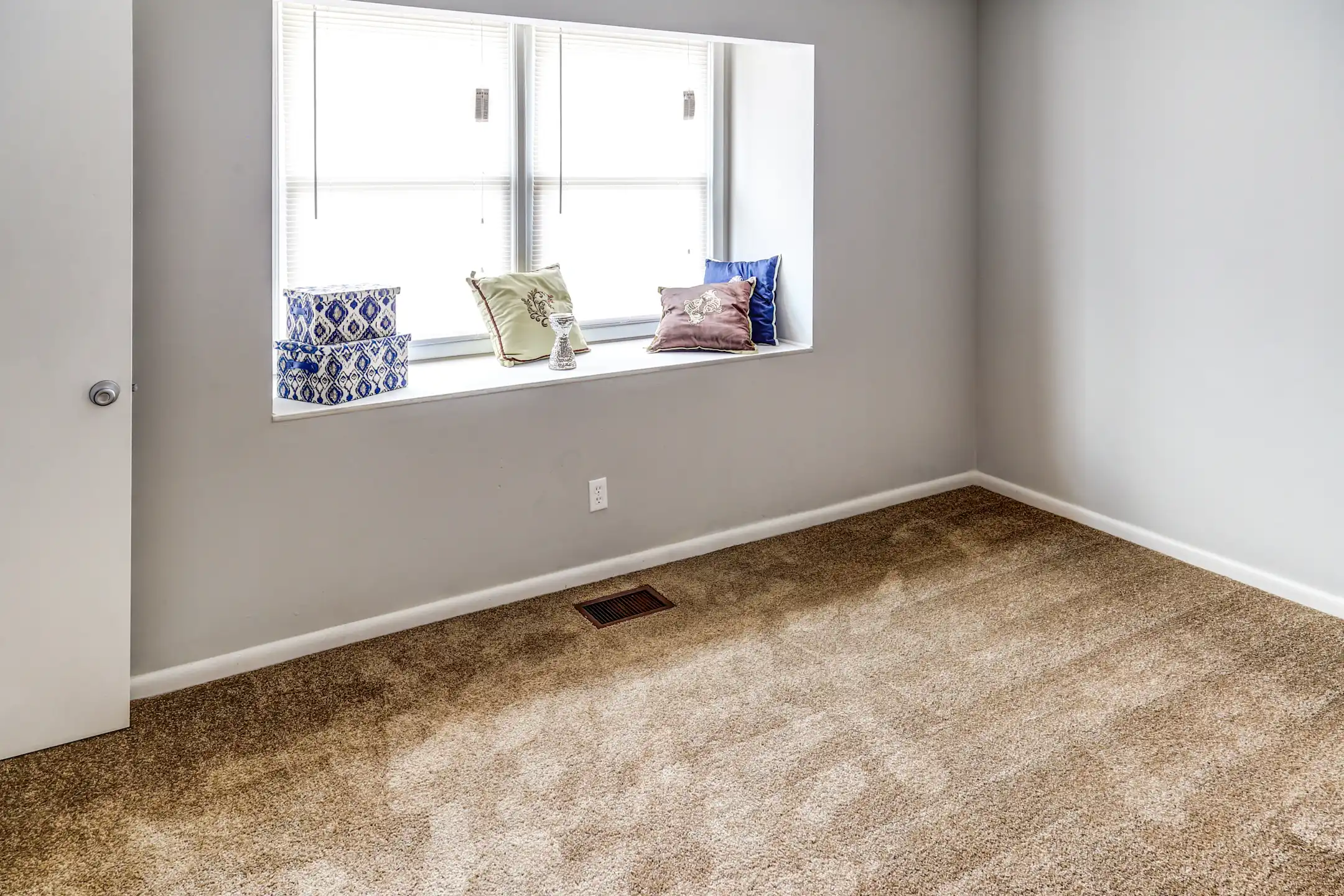 Dillsboro Townhomes 9920 State Road 262 Dillsboro, IN Apartments