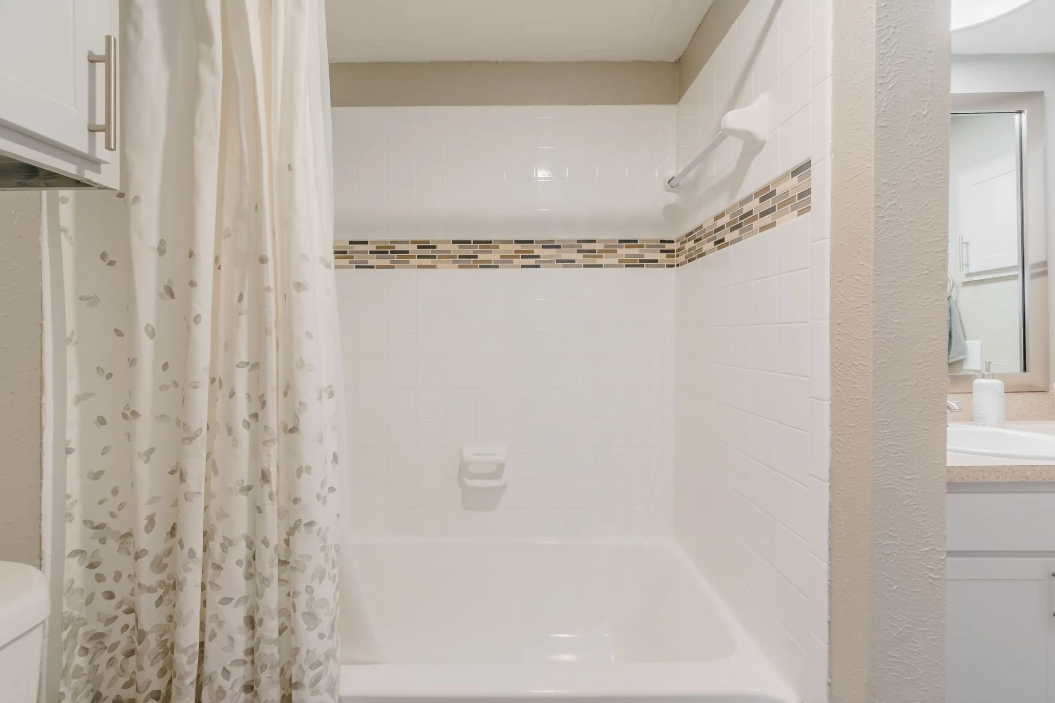 Bathroom - Pinehurst Place Apartments - Mesquite, TX