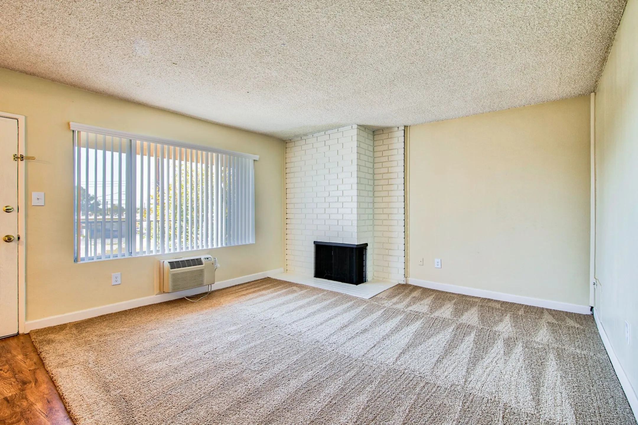 Living Room - Gardenview Apartments - Downey, CA